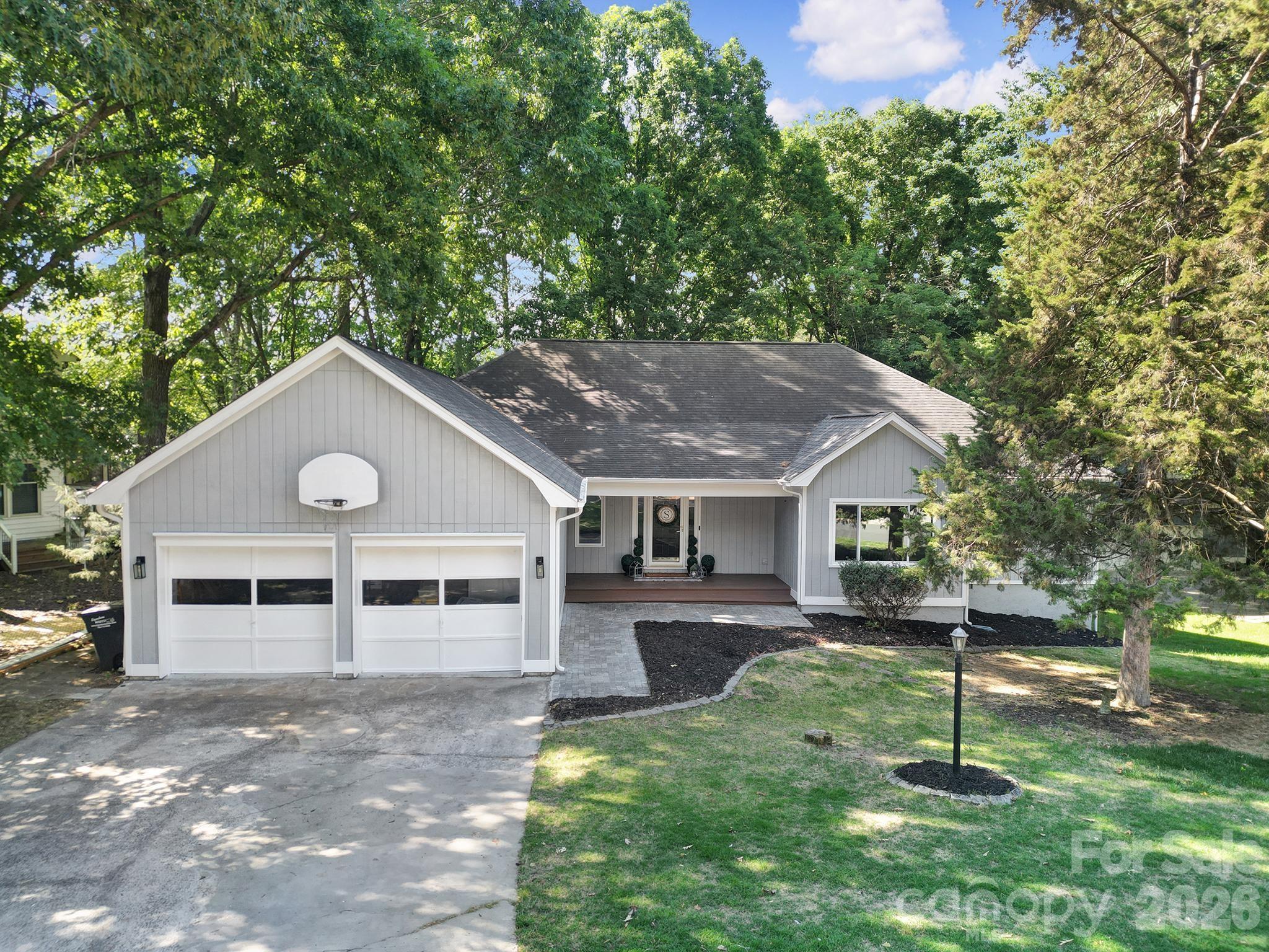 26037 Windjammer Drive — Tega Cay