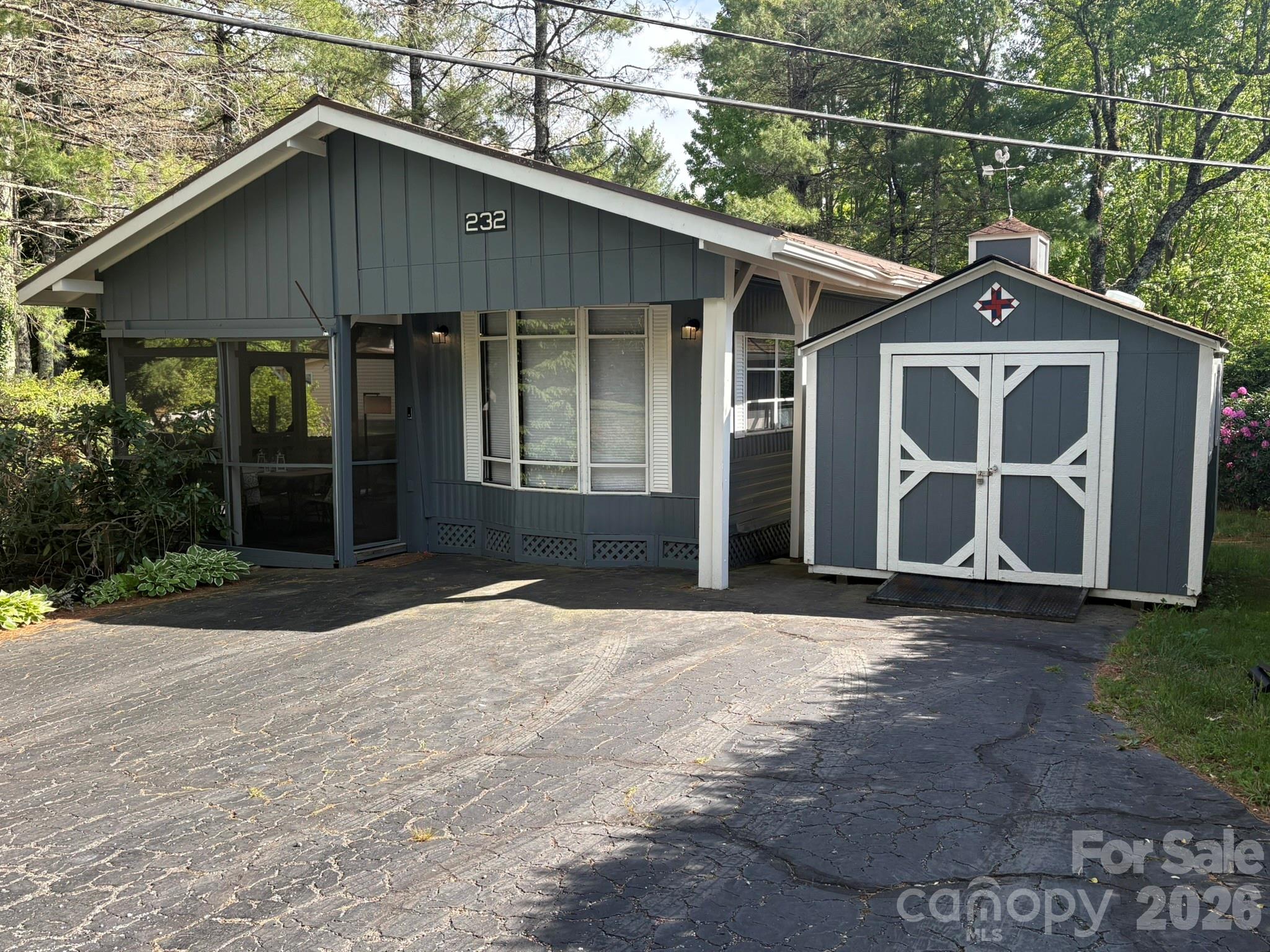 232 Trillium Road — Newland