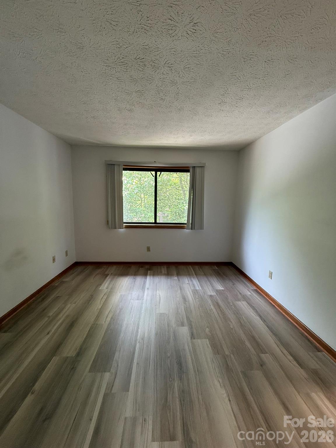 581 Courtwood Lane #6 — Hendersonville