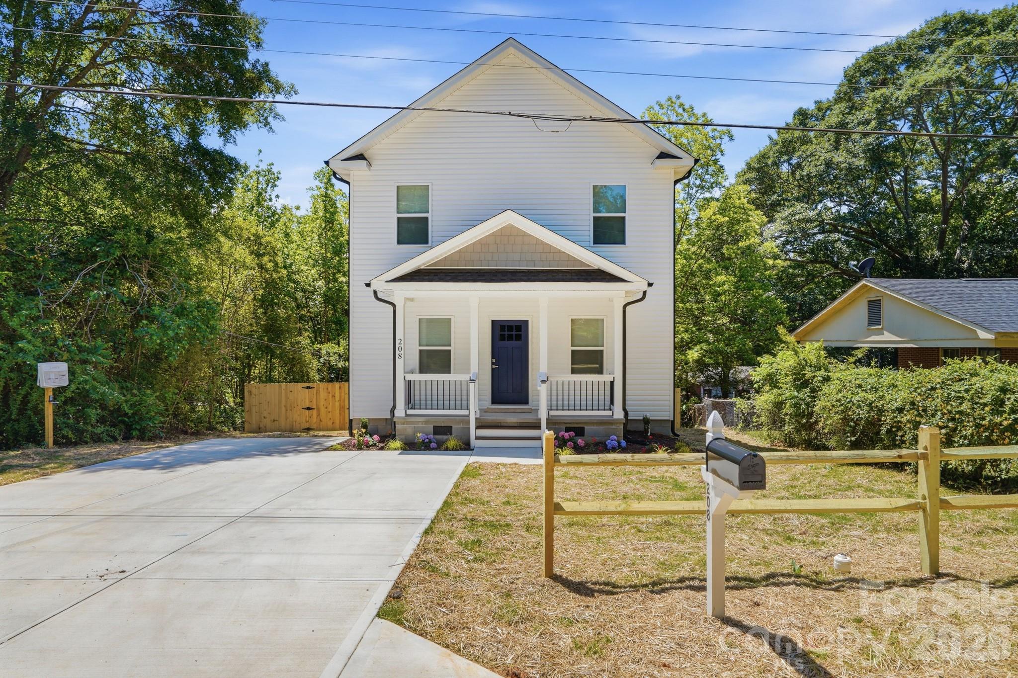 208 Wylie Park Road — Lancaster