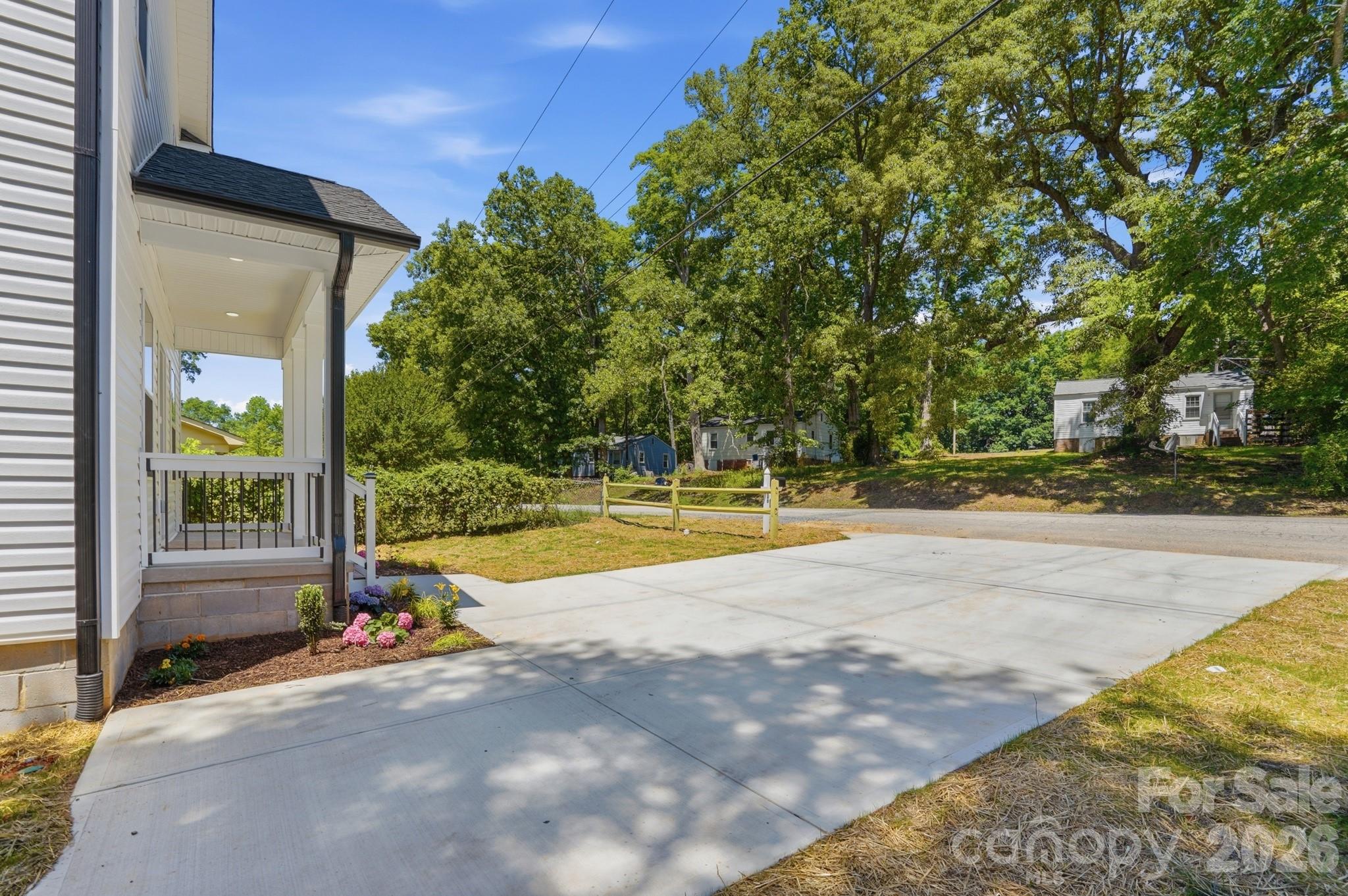 208 Wylie Park Road — Lancaster