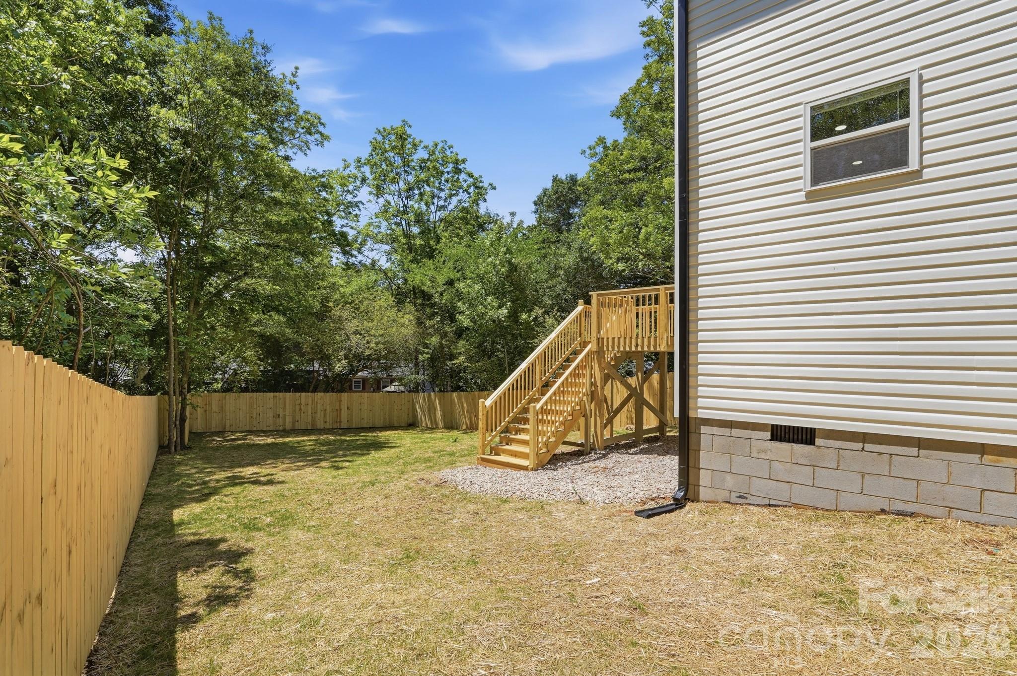 208 Wylie Park Road — Lancaster