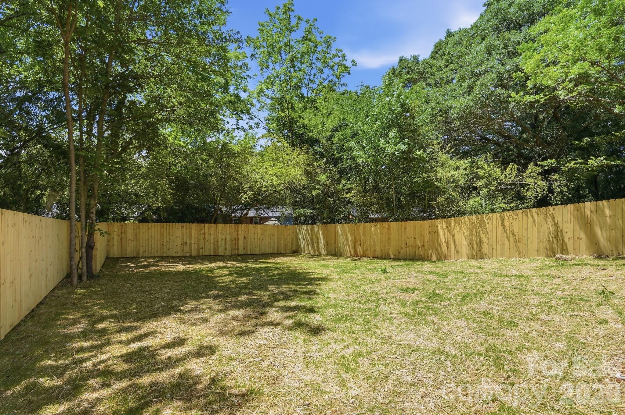 208 Wylie Park Road — Lancaster