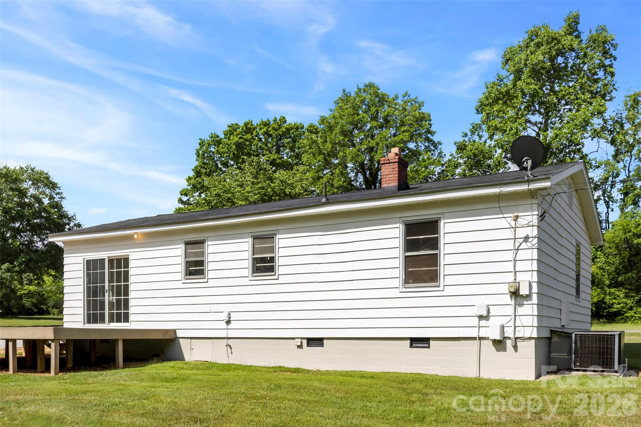 301 Gittens Street — Lowell