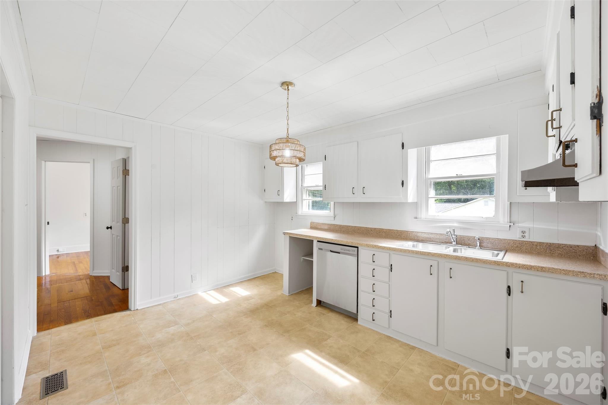 301 Gittens Street — Lowell
