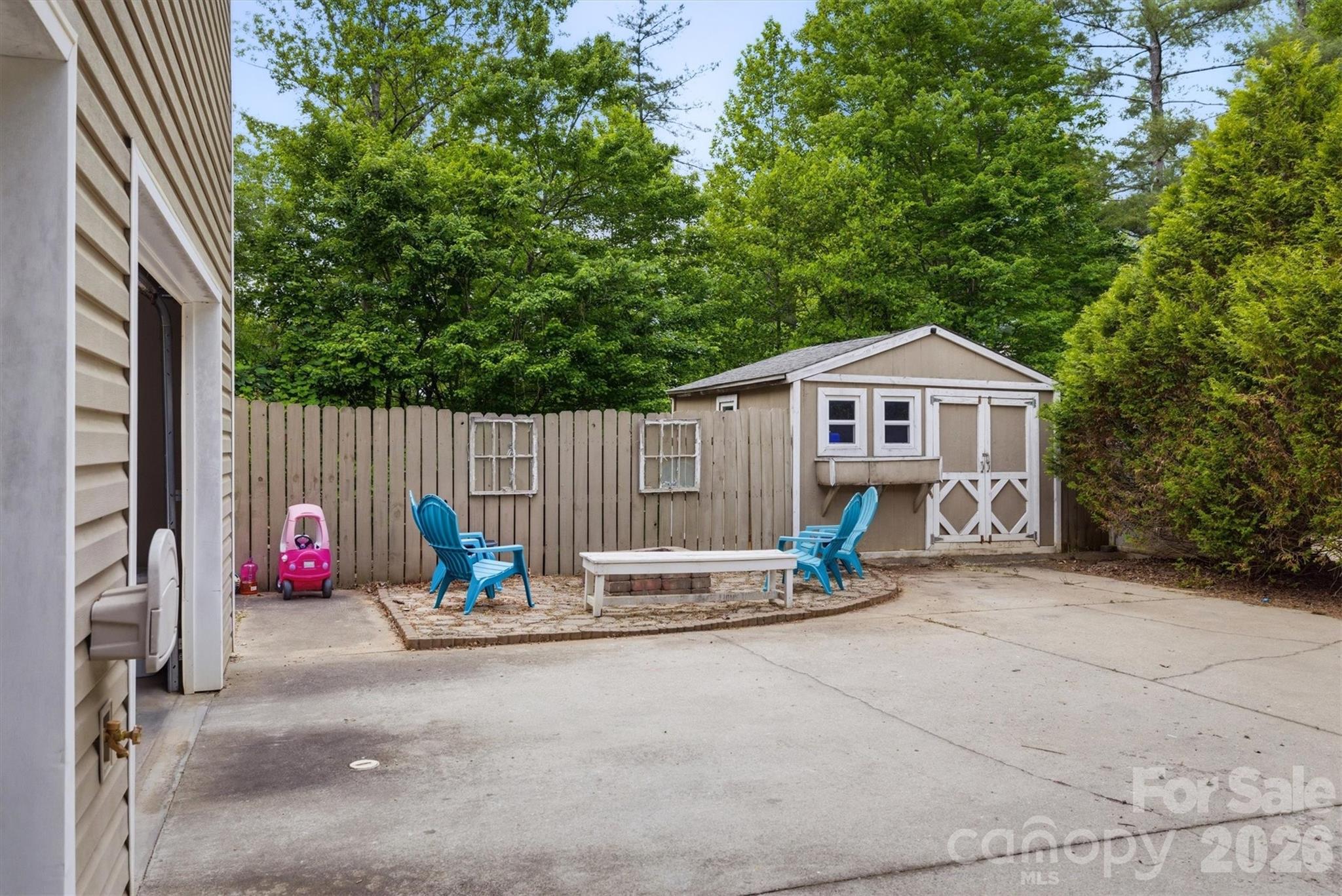 249 Forest Glen Way — Morganton