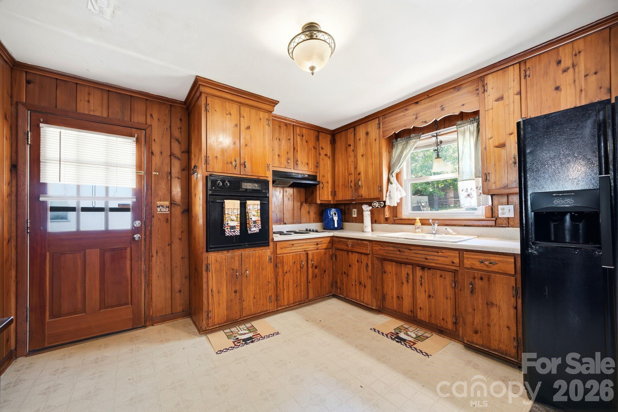 207 Starview Lane — Dallas