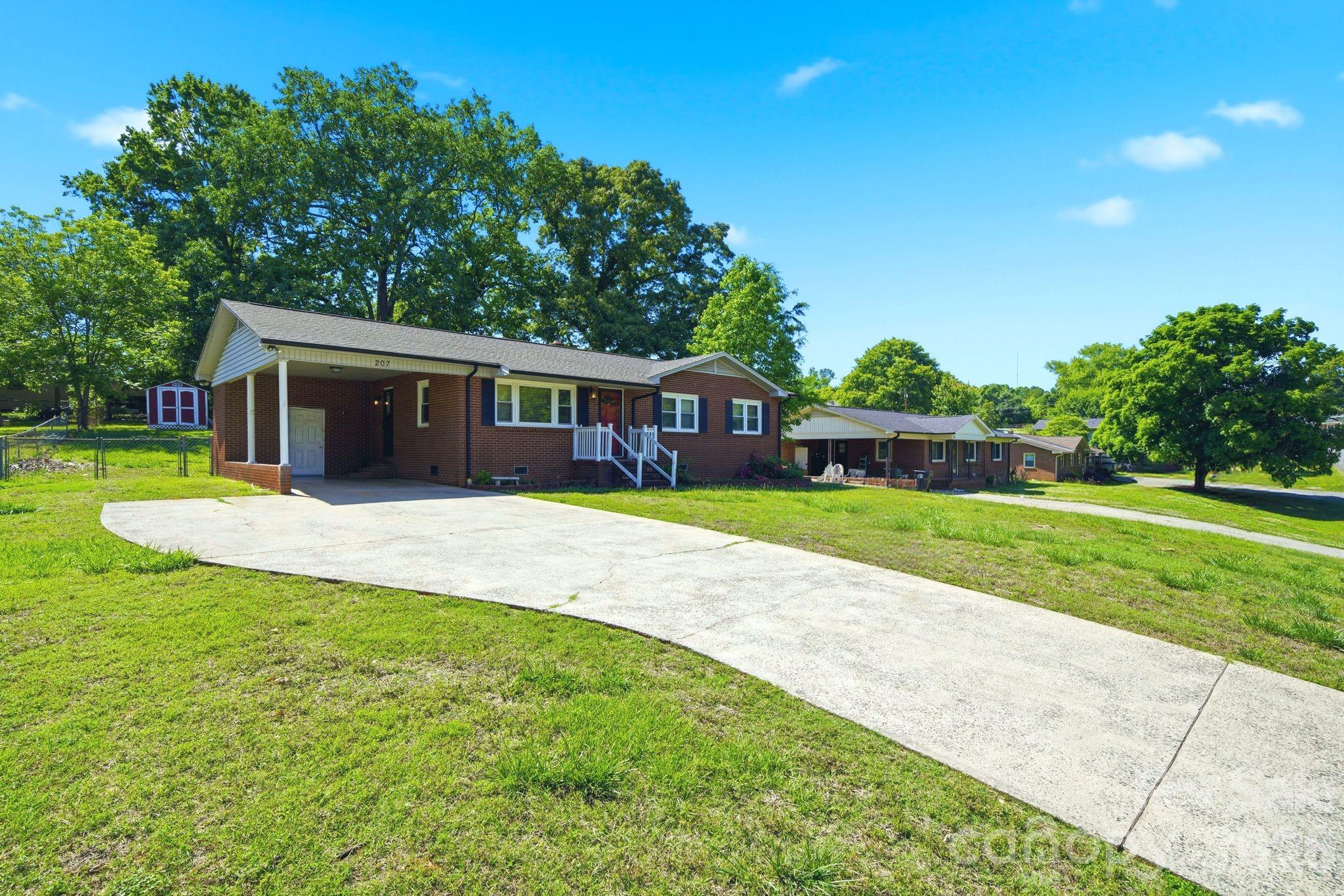 207 Starview Lane — Dallas