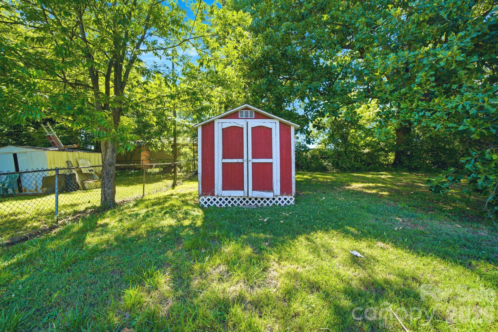207 Starview Lane — Dallas
