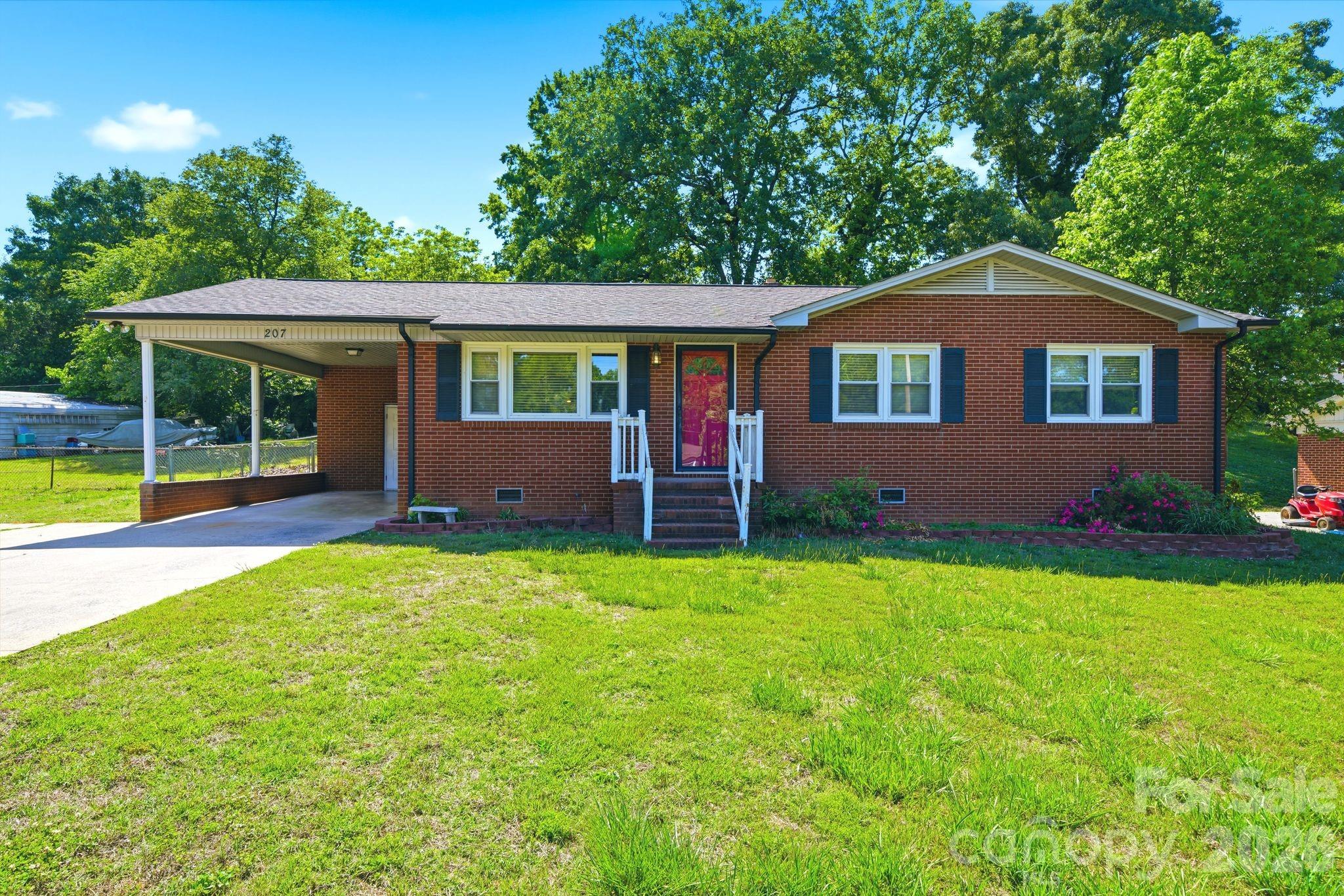 207 Starview Lane — Dallas