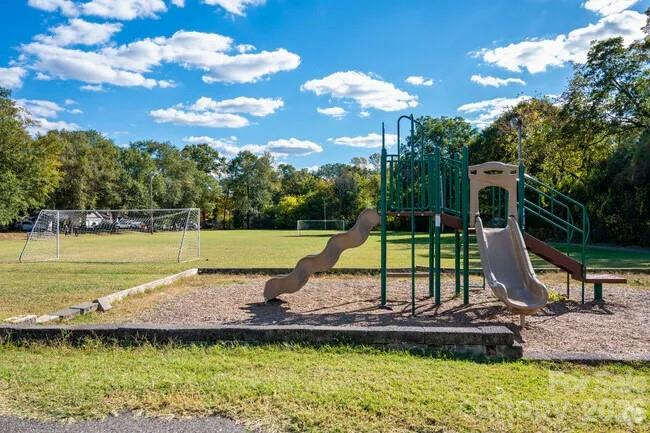 207 Starview Lane — Dallas