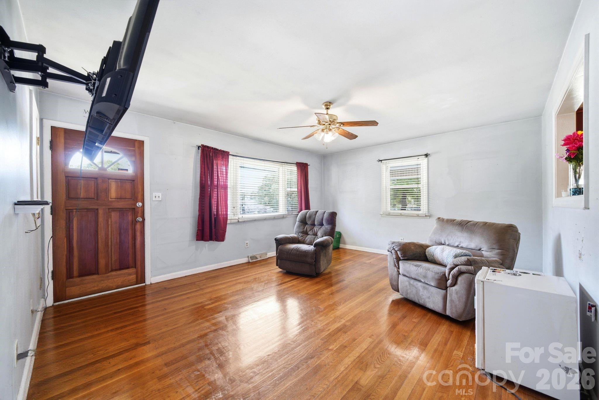 207 Starview Lane — Dallas