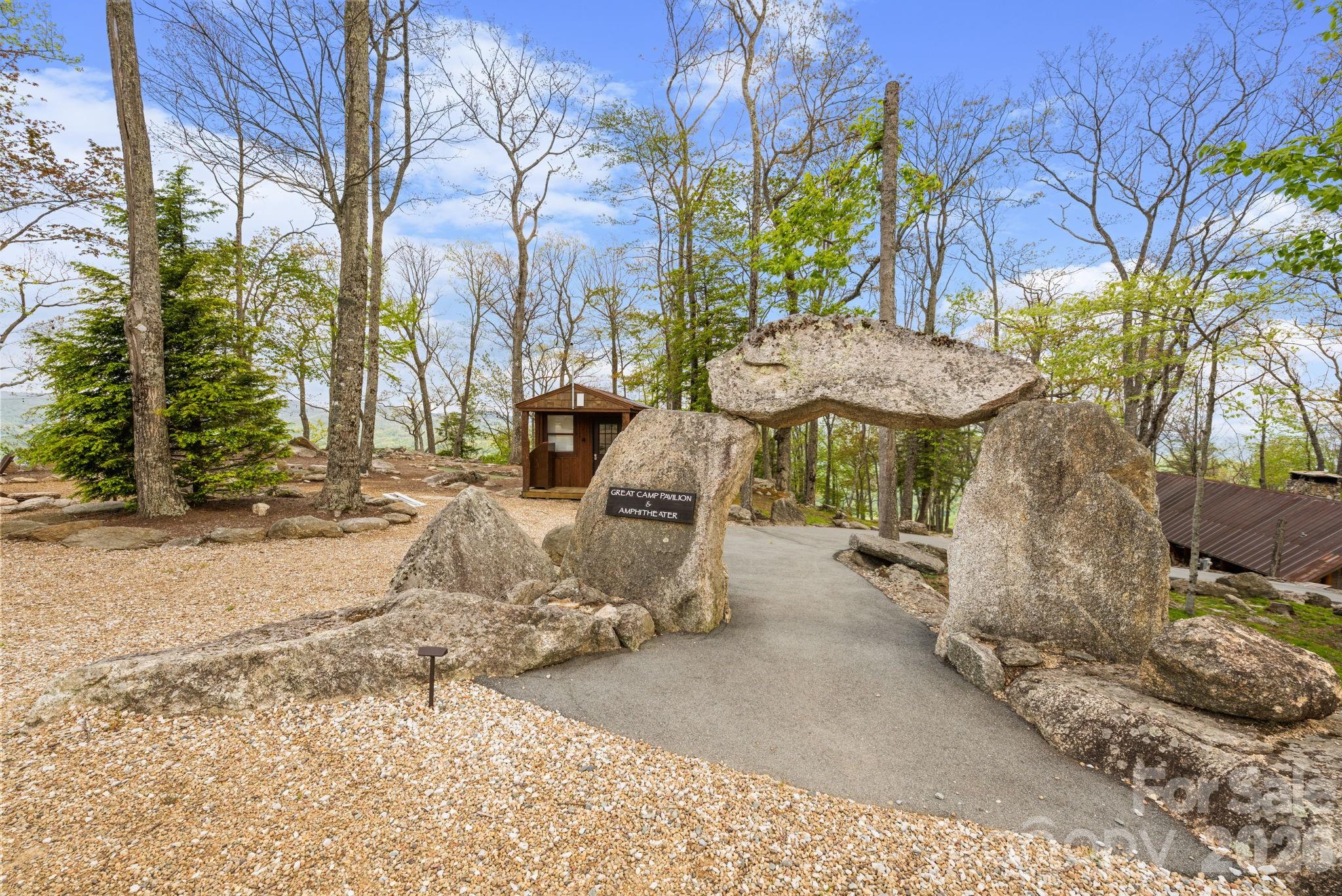 92 White Eagle Trail — Banner Elk