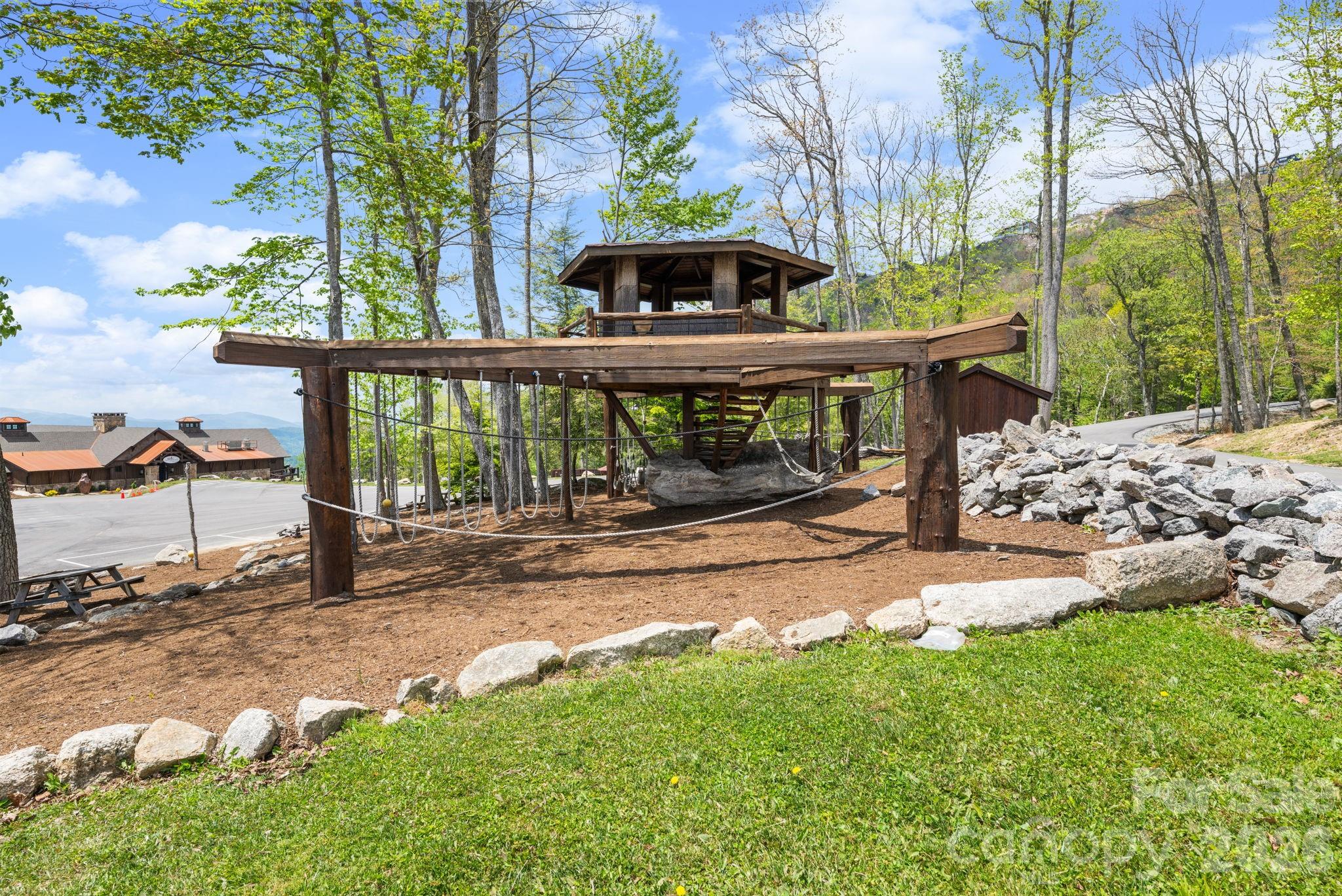 92 White Eagle Trail — Banner Elk