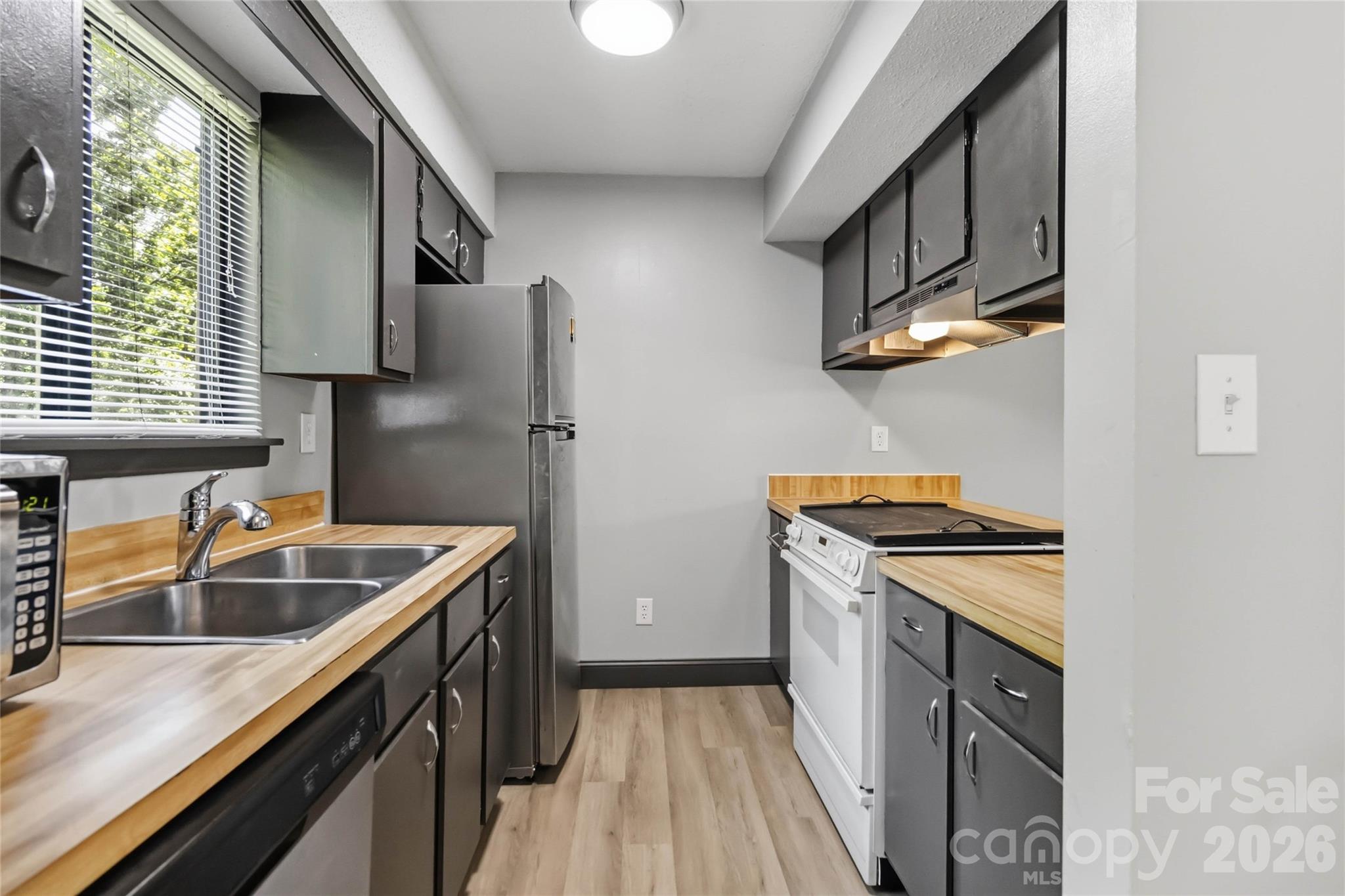 11033 Cedar View Road — Charlotte