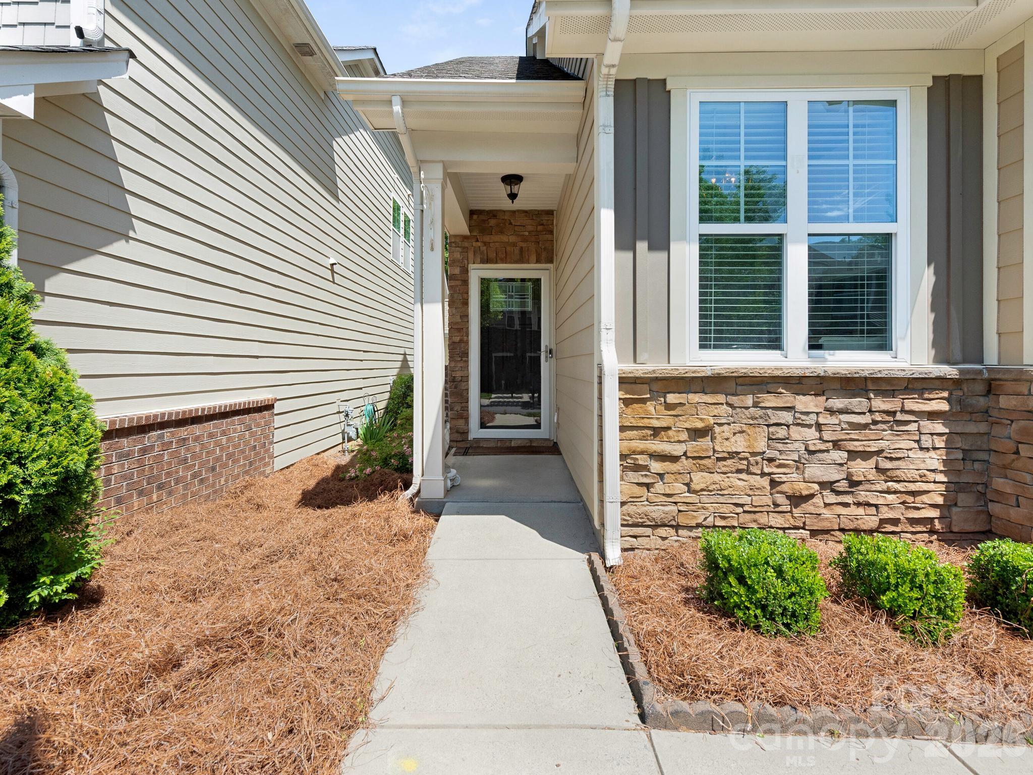 6025 Glenmore Garden Drive — Charlotte