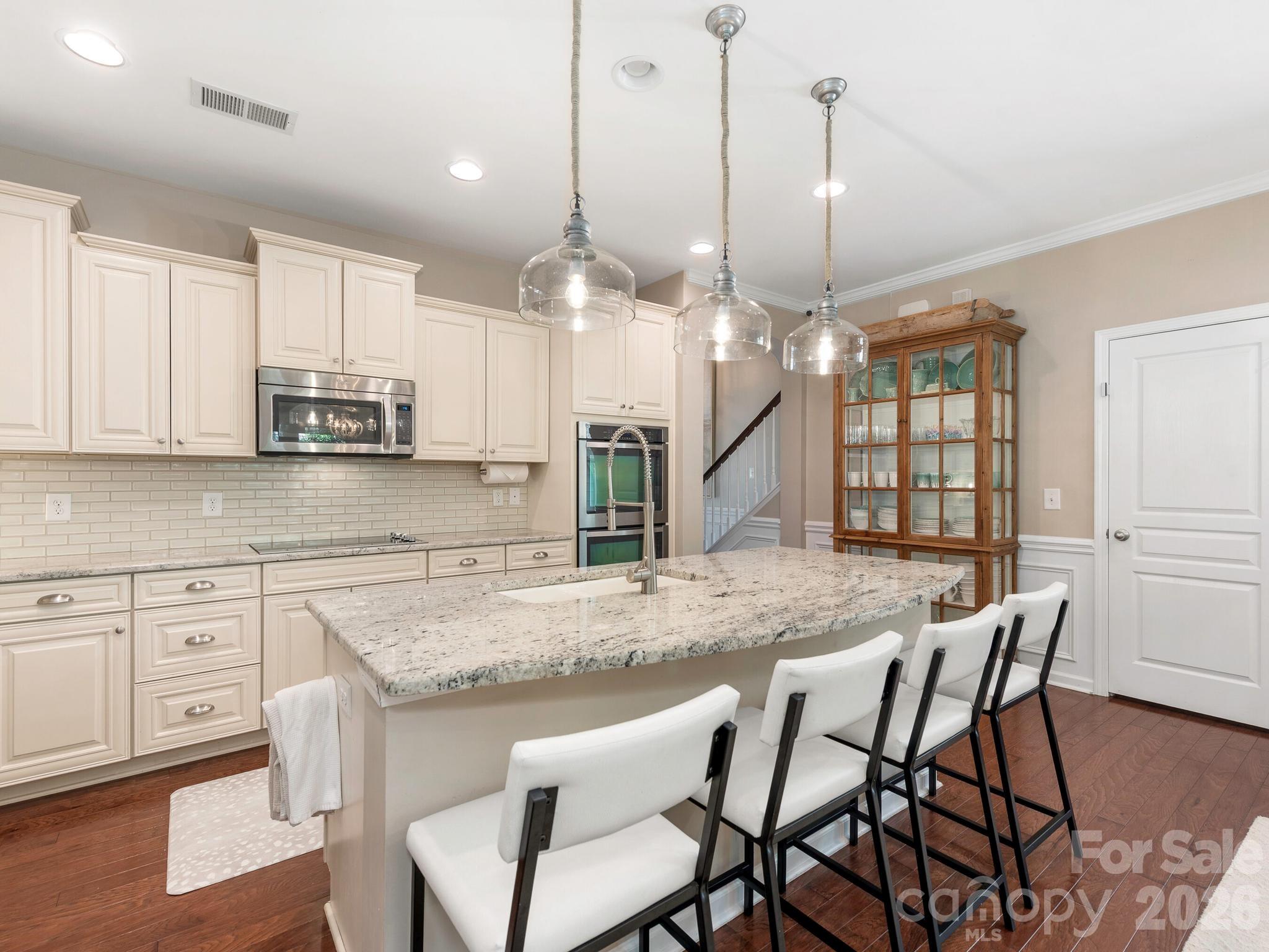 6025 Glenmore Garden Drive — Charlotte