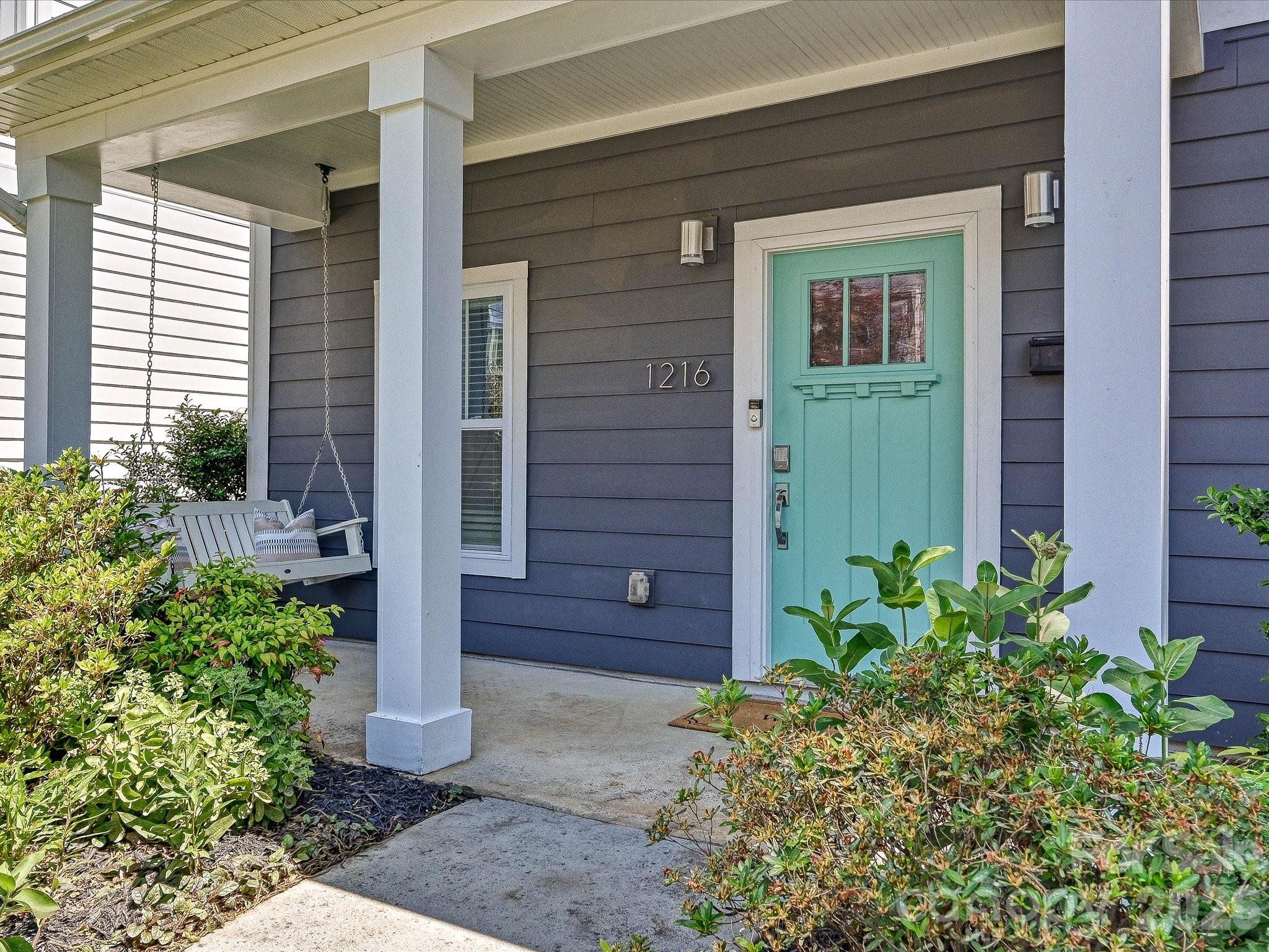 1216 Lomax Avenue — Charlotte