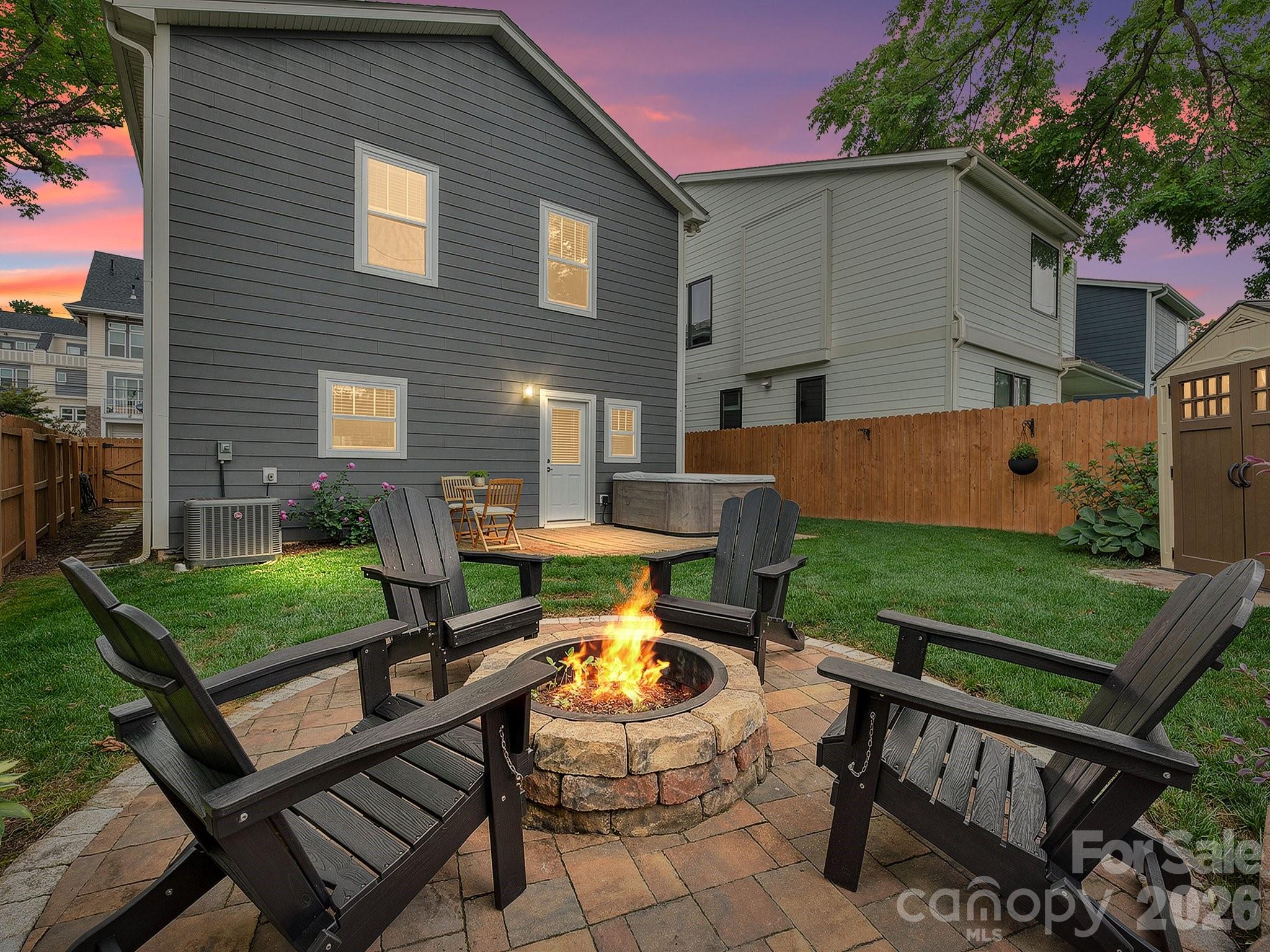 1216 Lomax Avenue — Charlotte
