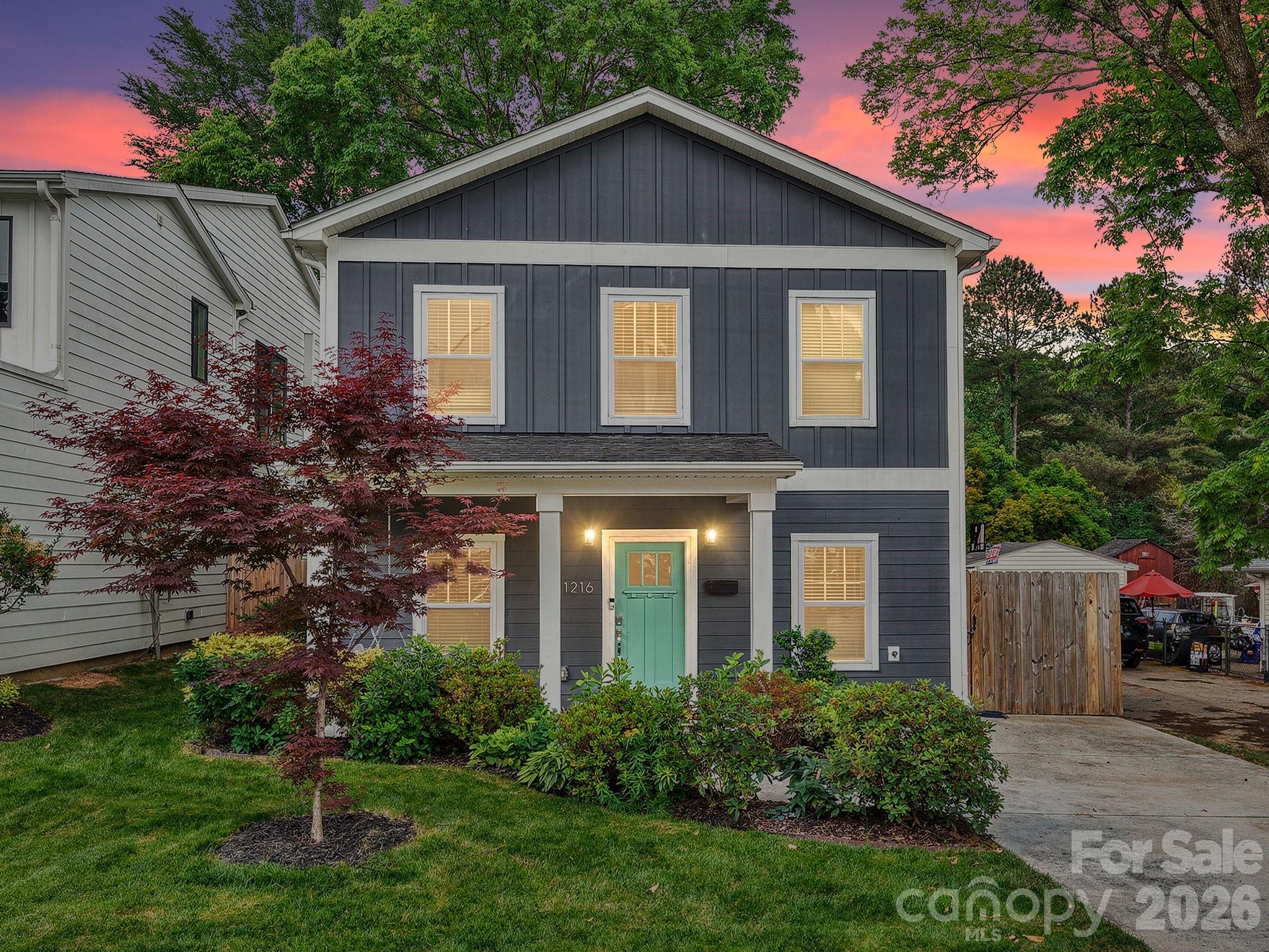 1216 Lomax Avenue — Charlotte