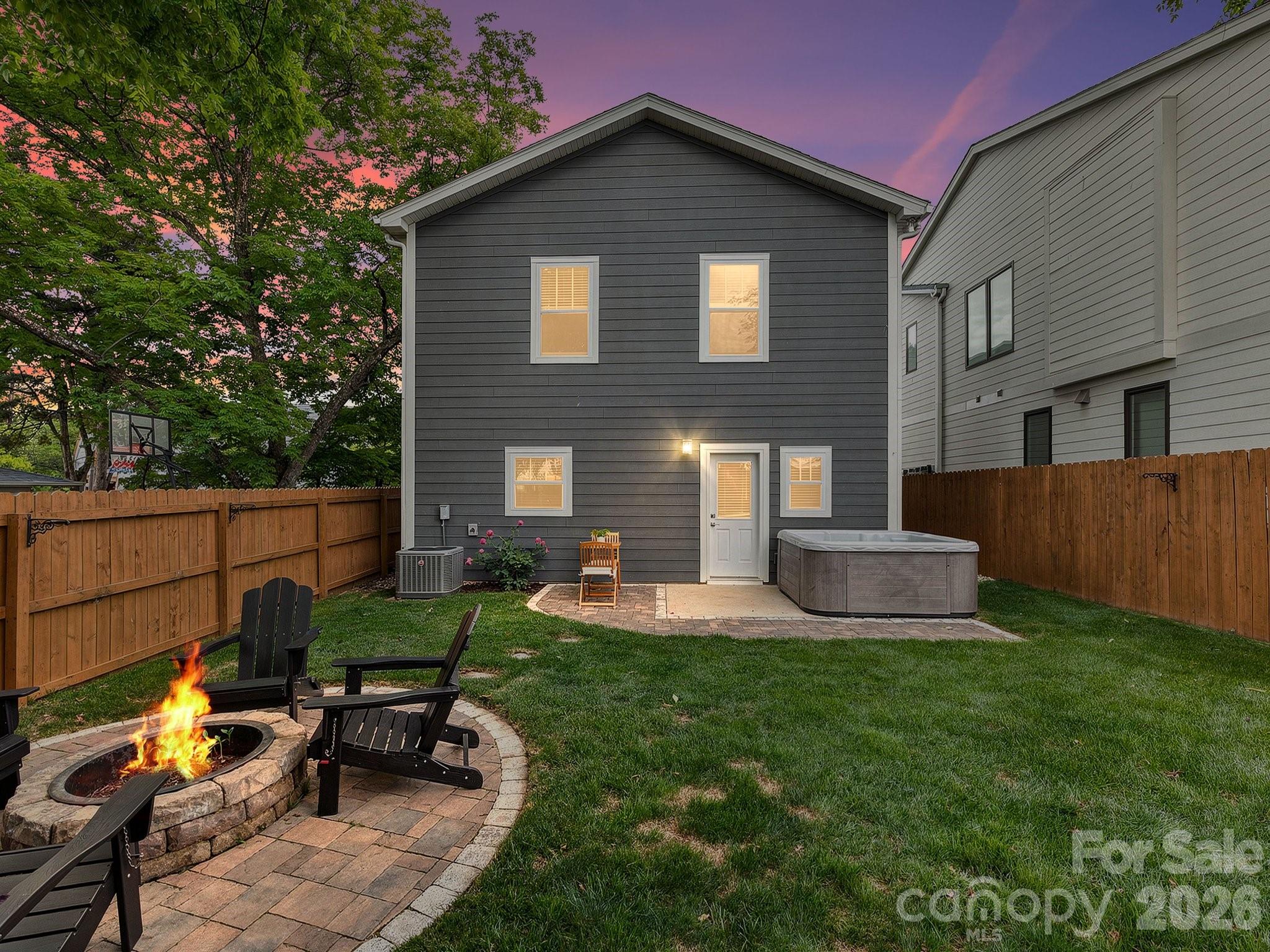 1216 Lomax Avenue — Charlotte