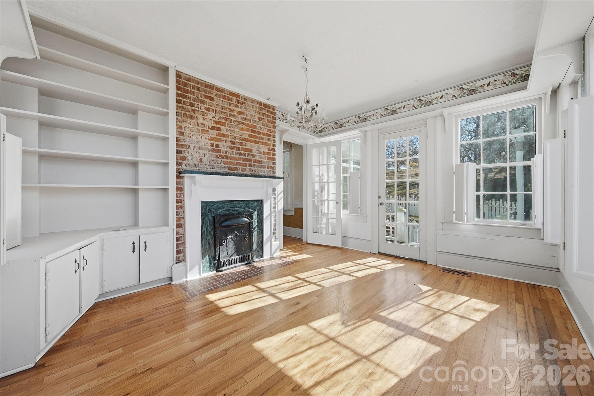1010 College Avenue SW — Lenoir