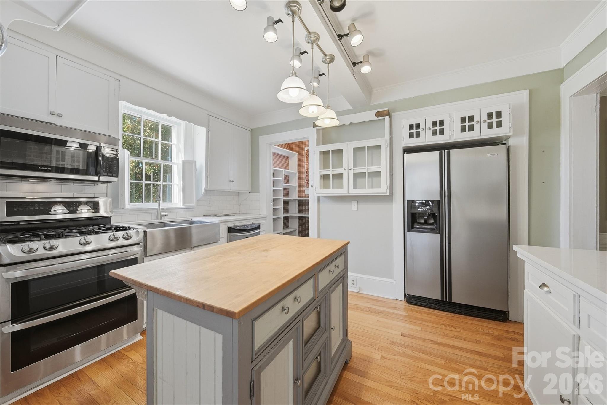 1010 College Avenue SW — Lenoir