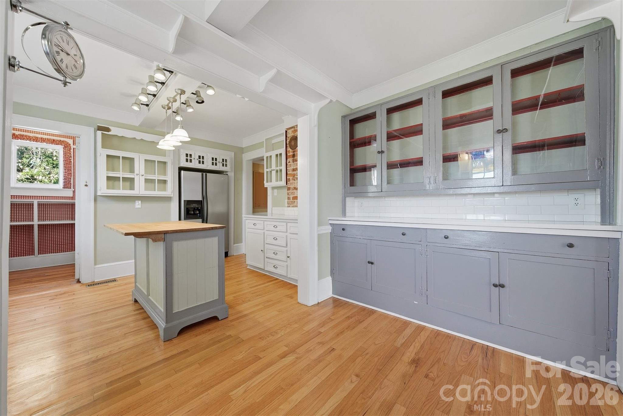 1010 College Avenue SW — Lenoir
