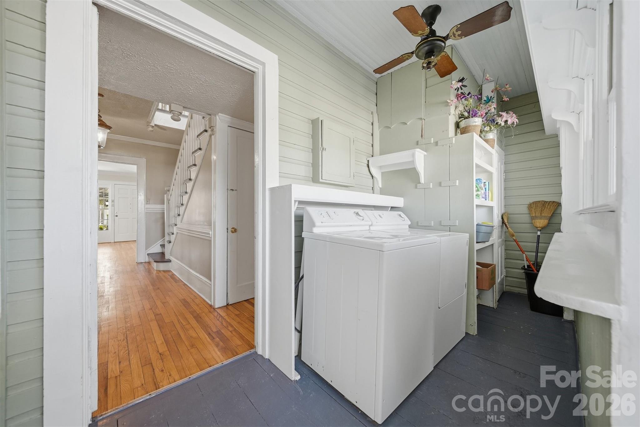 1010 College Avenue SW — Lenoir