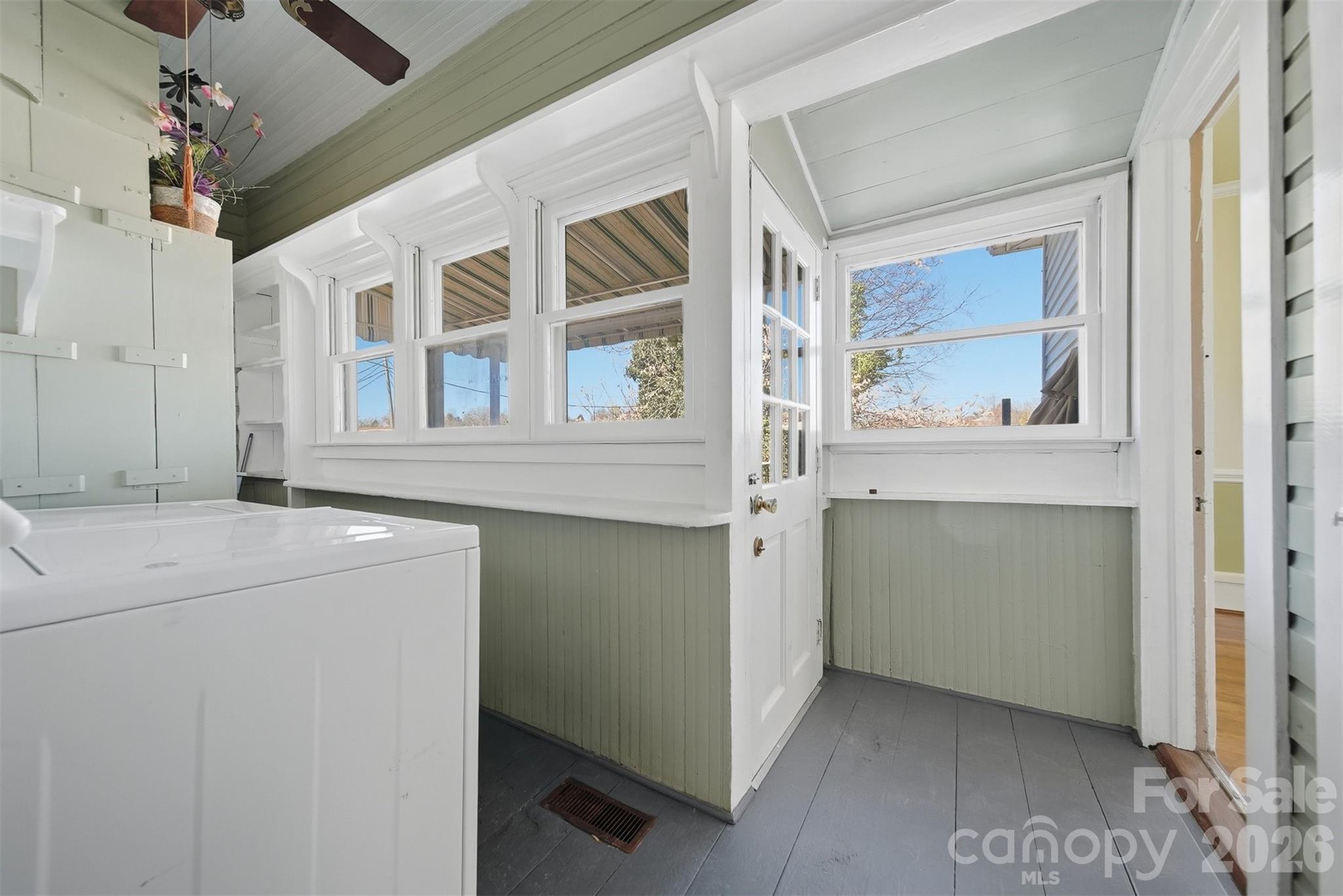 1010 College Avenue SW — Lenoir