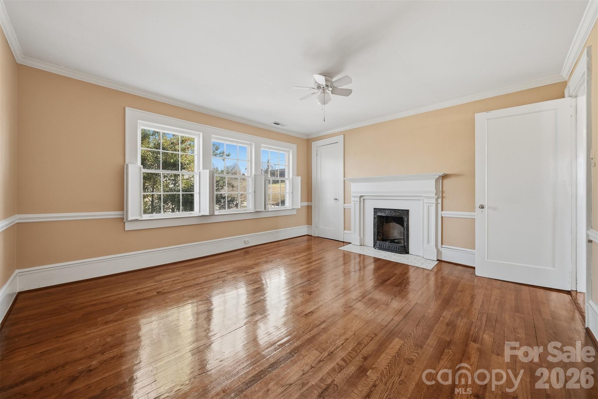1010 College Avenue SW — Lenoir