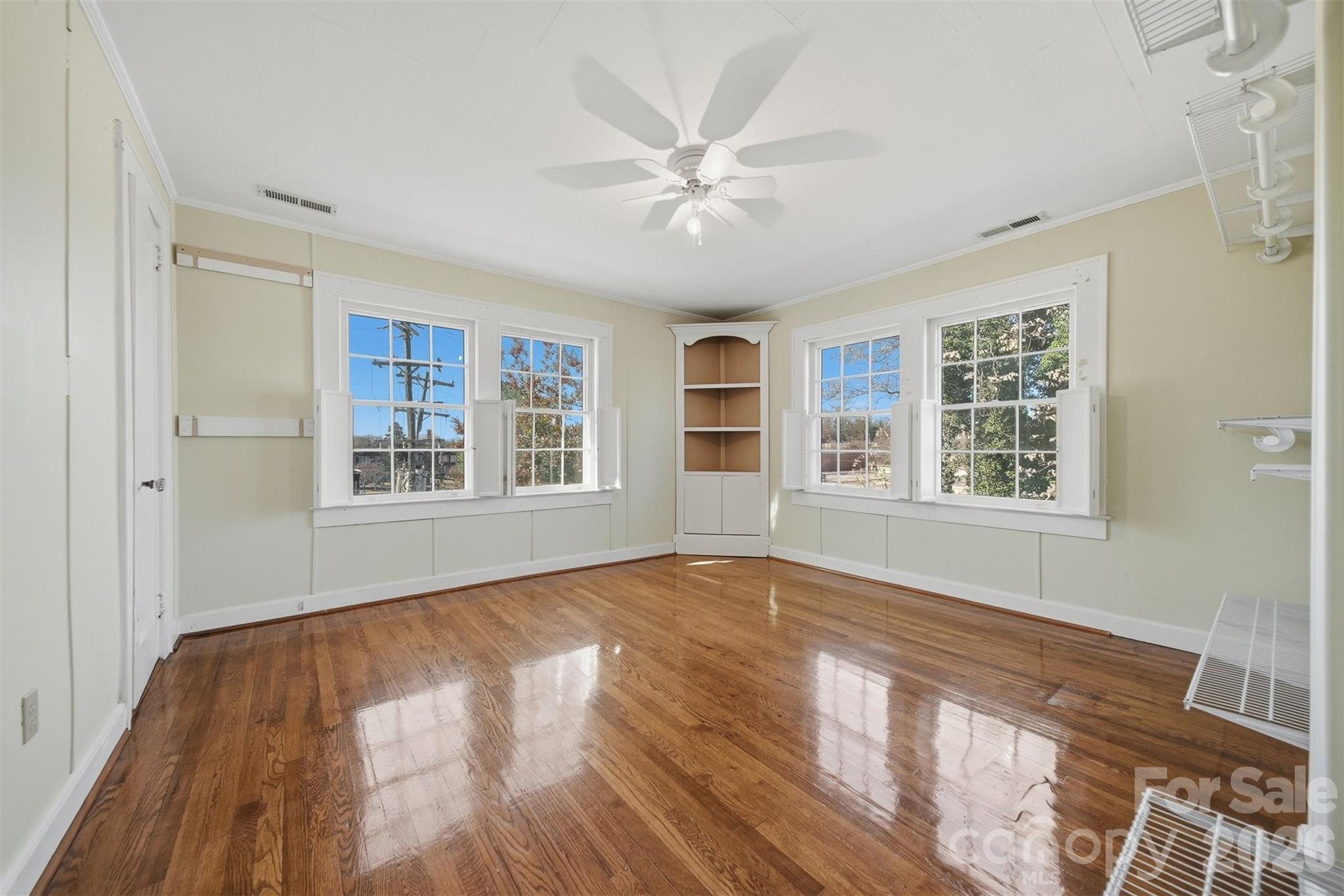 1010 College Avenue SW — Lenoir