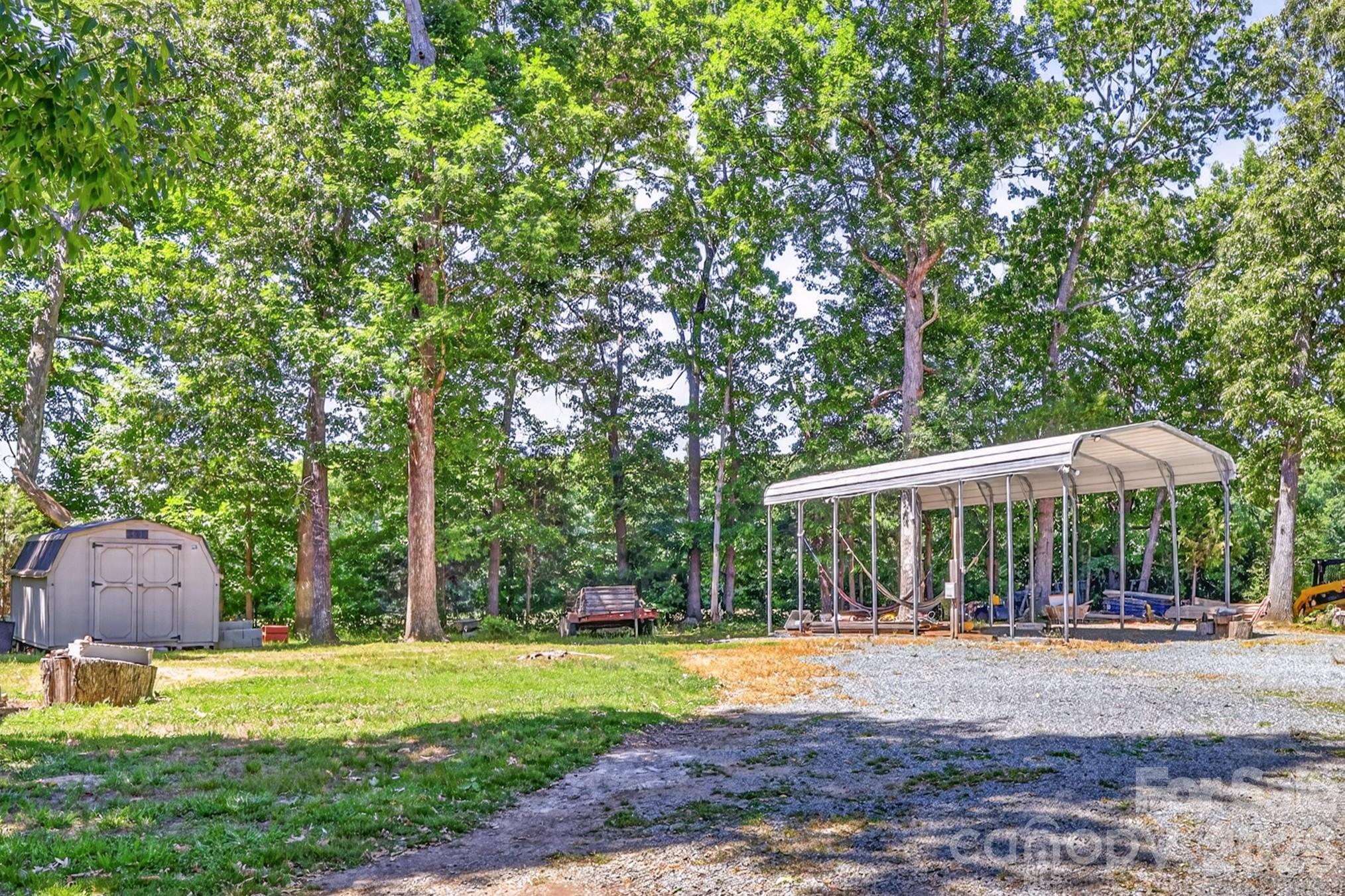 9807 Black Road — Midland