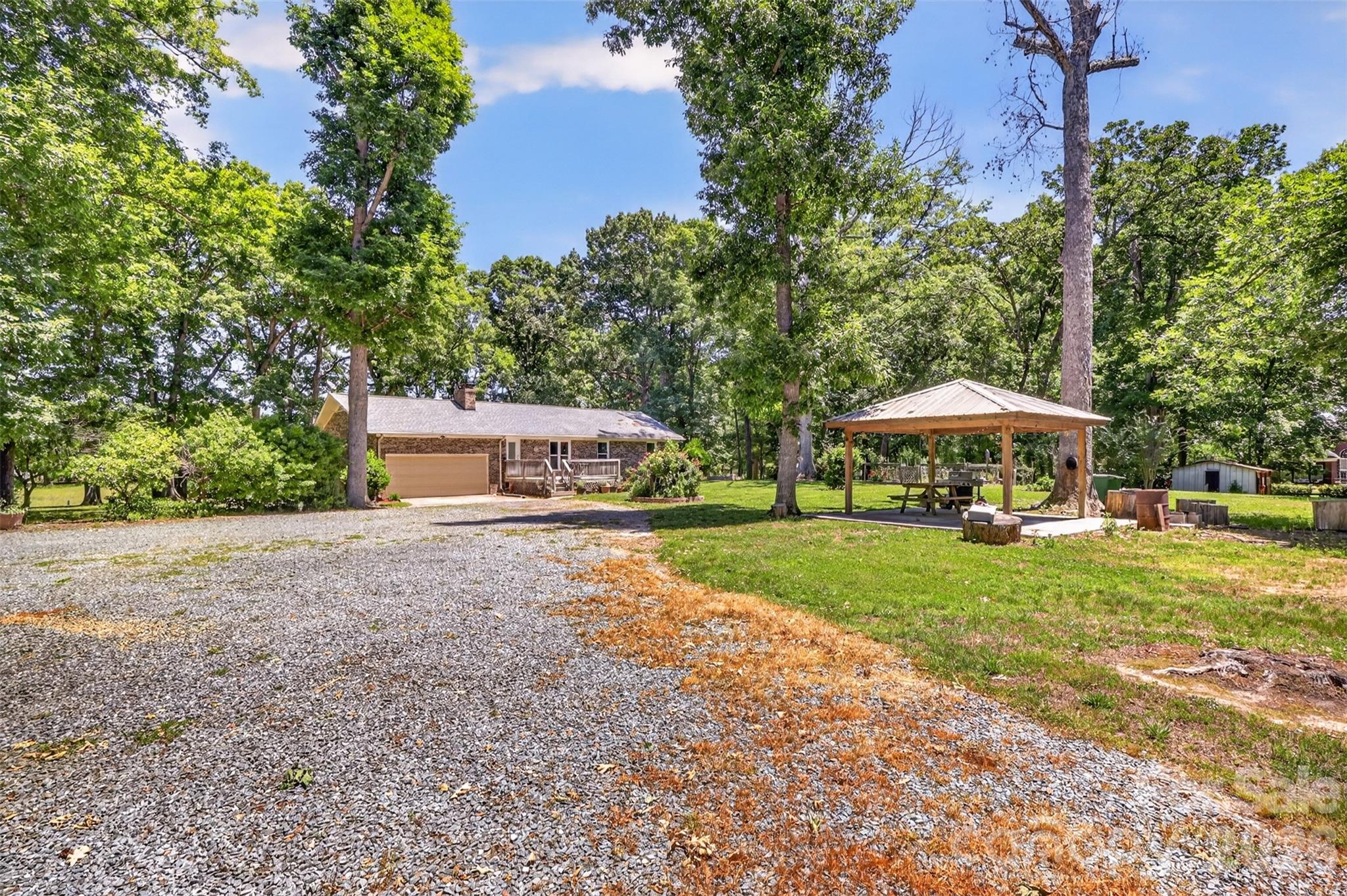 9807 Black Road — Midland