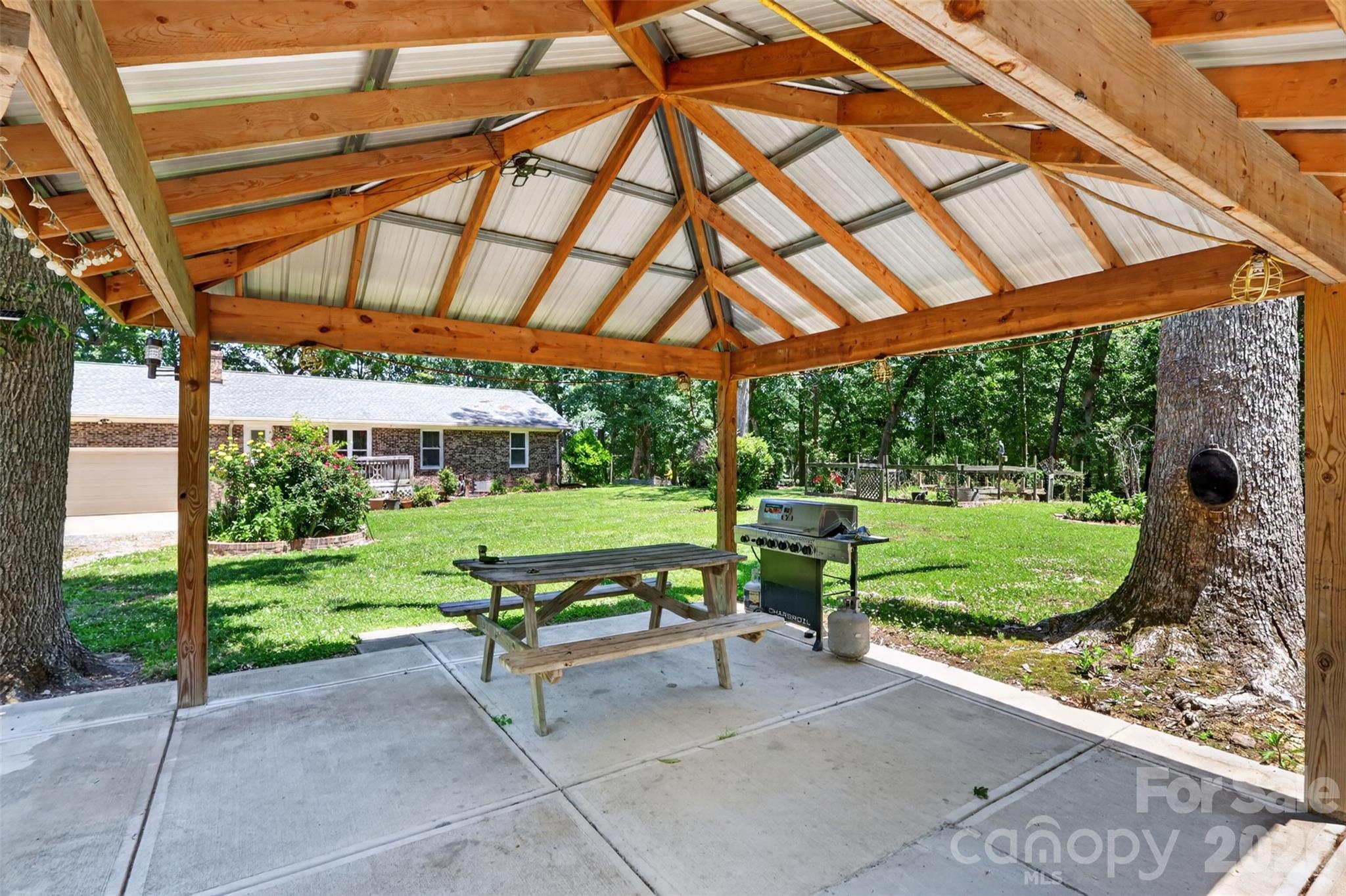 9807 Black Road — Midland
