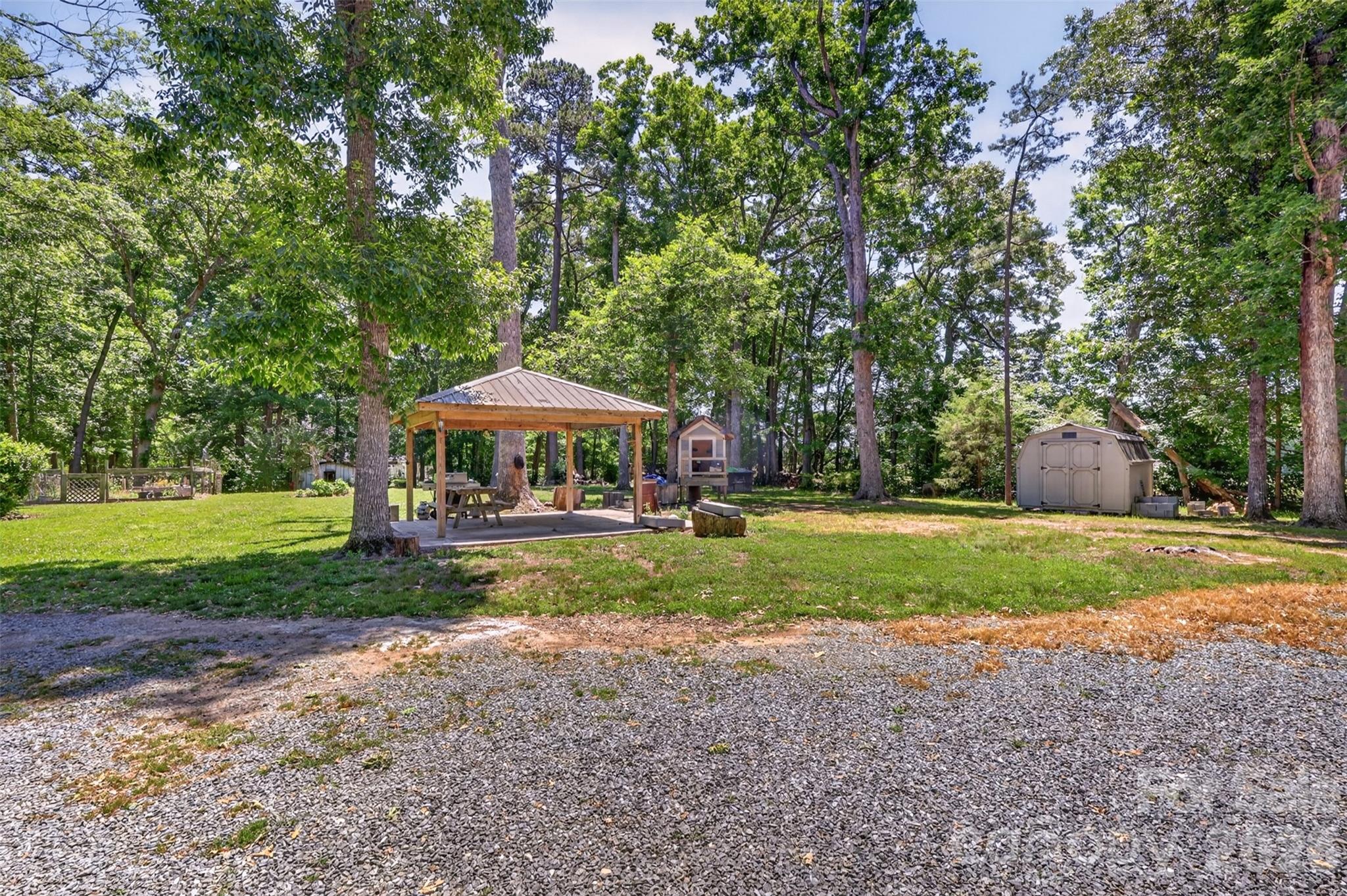 9807 Black Road — Midland