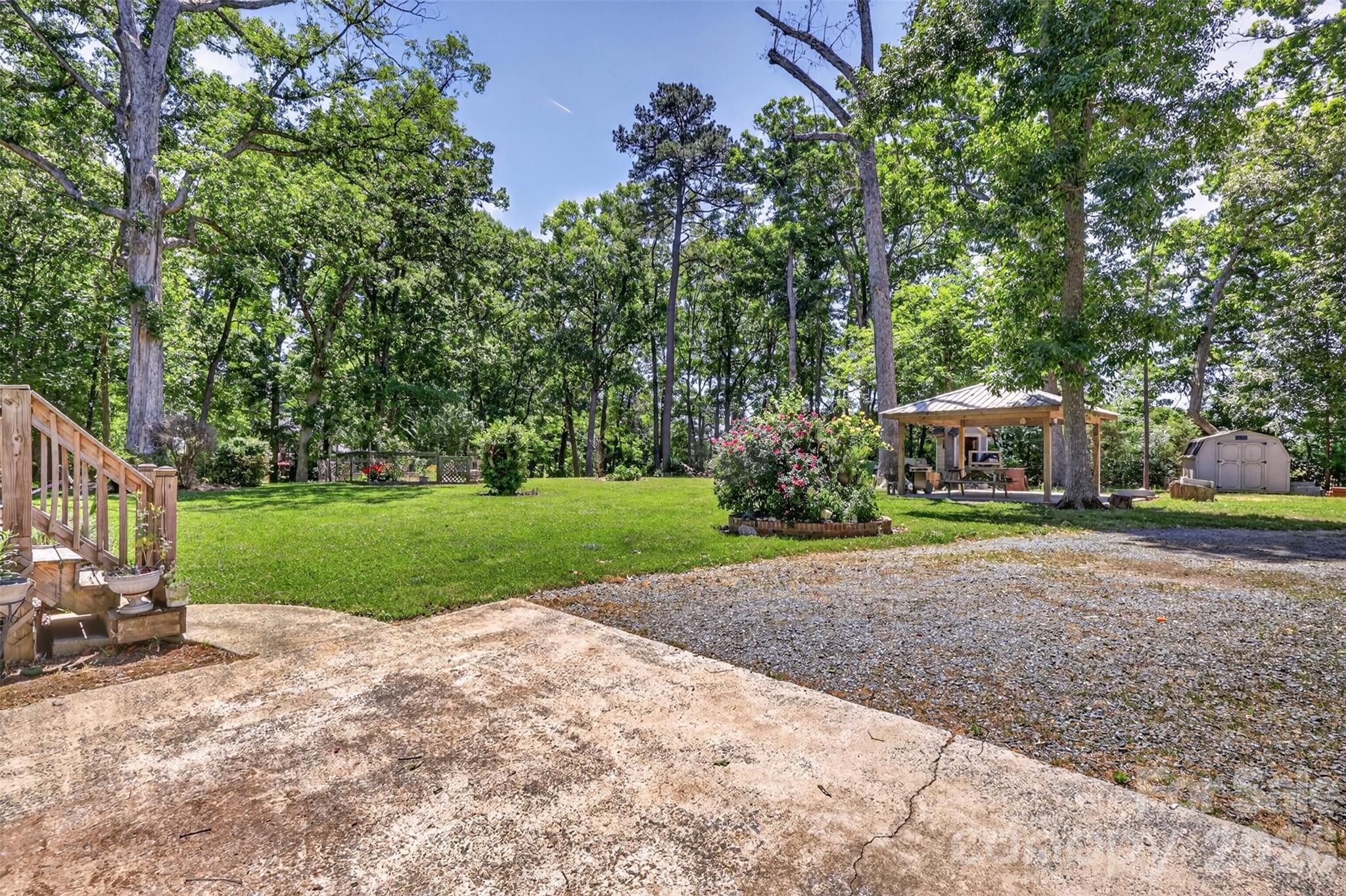 9807 Black Road — Midland