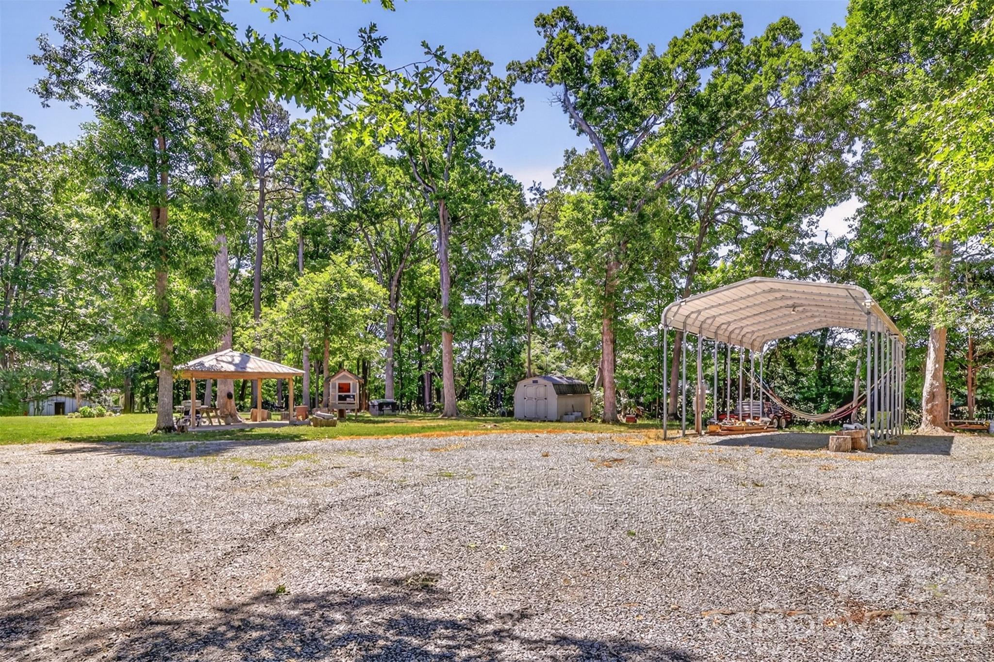 9807 Black Road — Midland