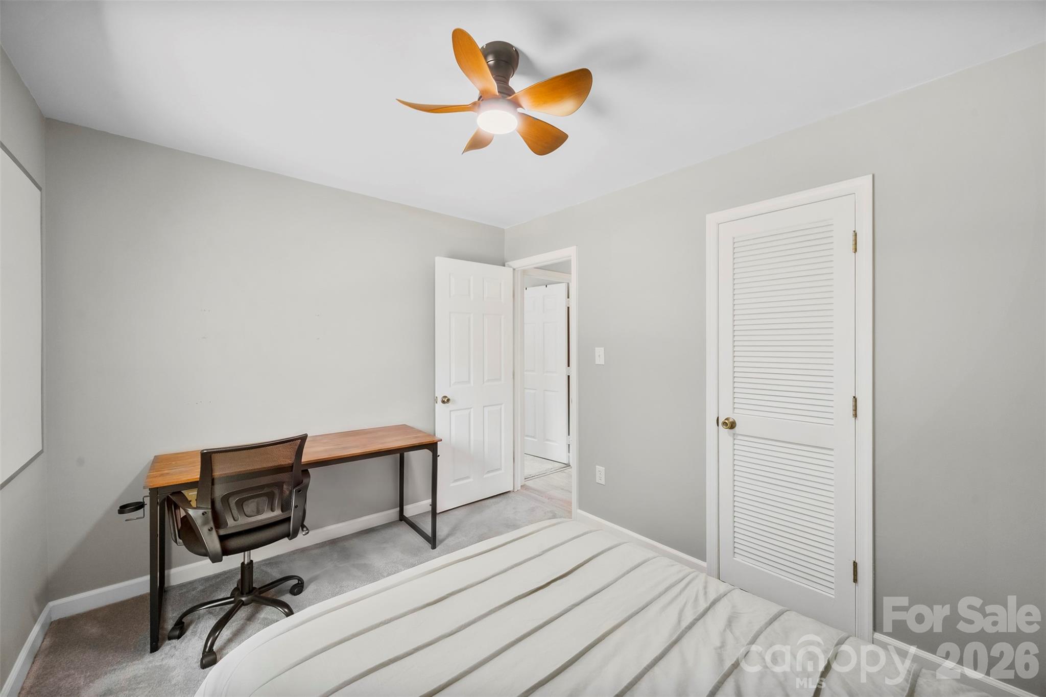 2411 Roundabout Lane — Charlotte
