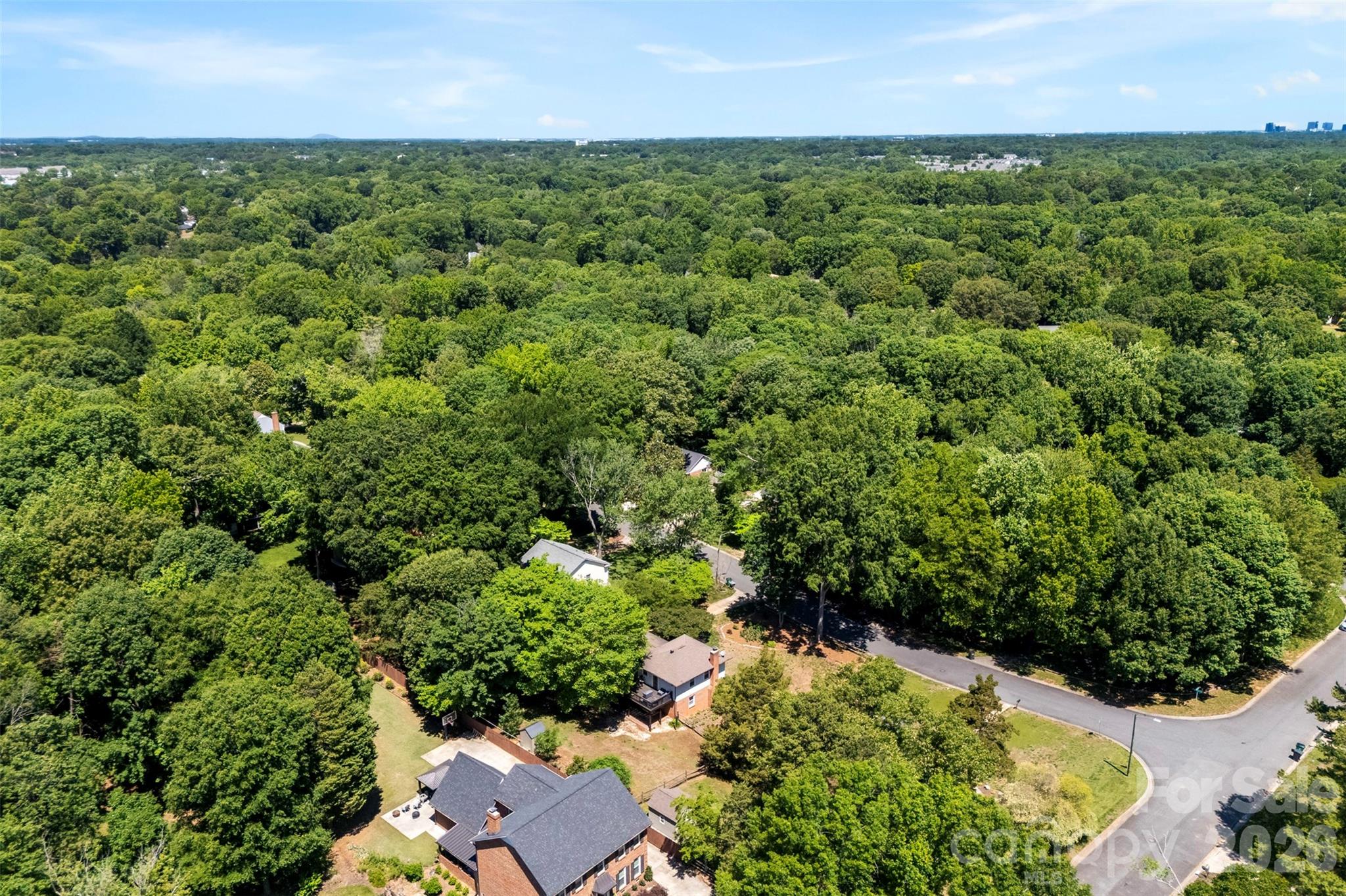 2411 Roundabout Lane — Charlotte