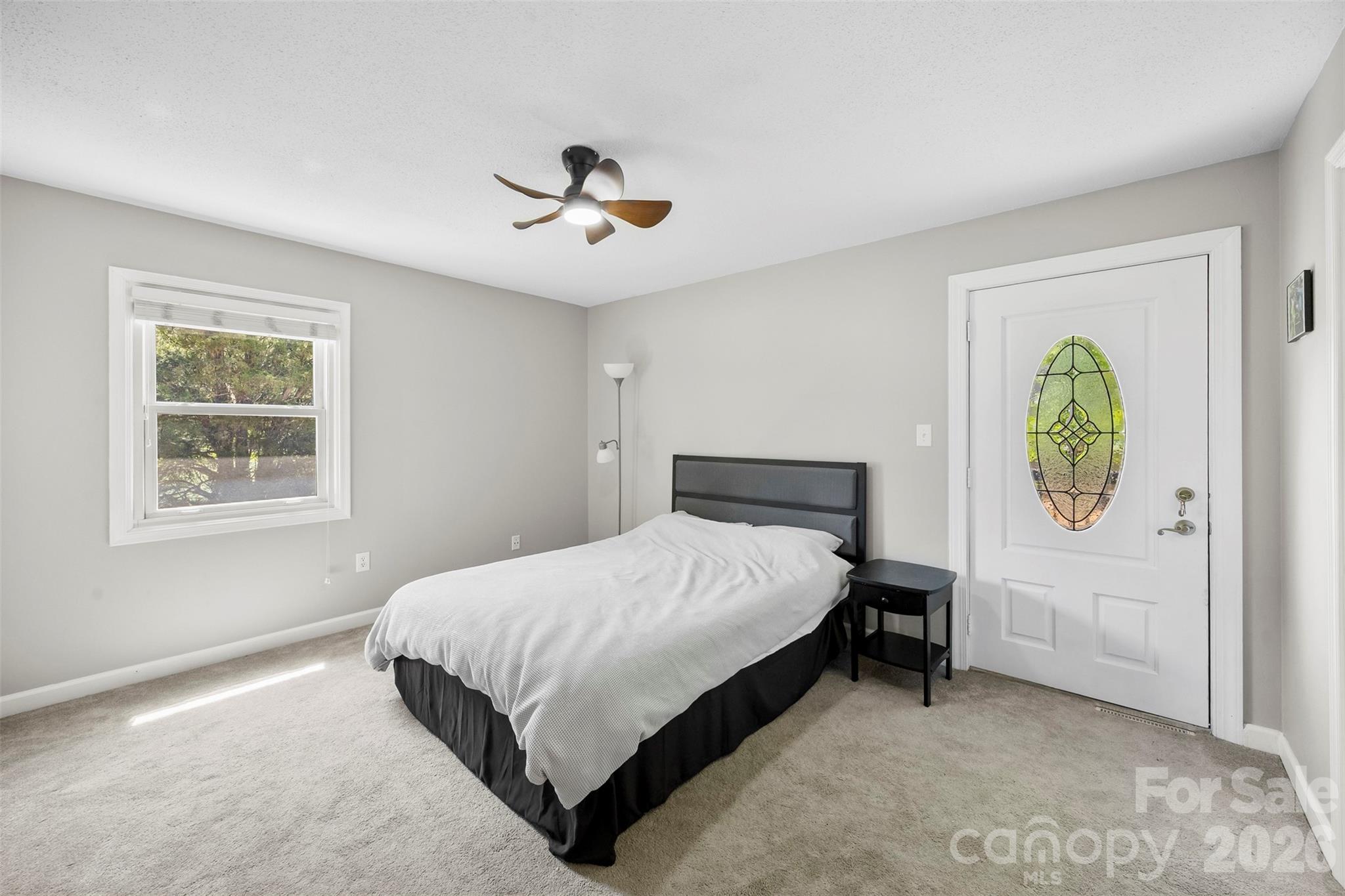 2411 Roundabout Lane — Charlotte