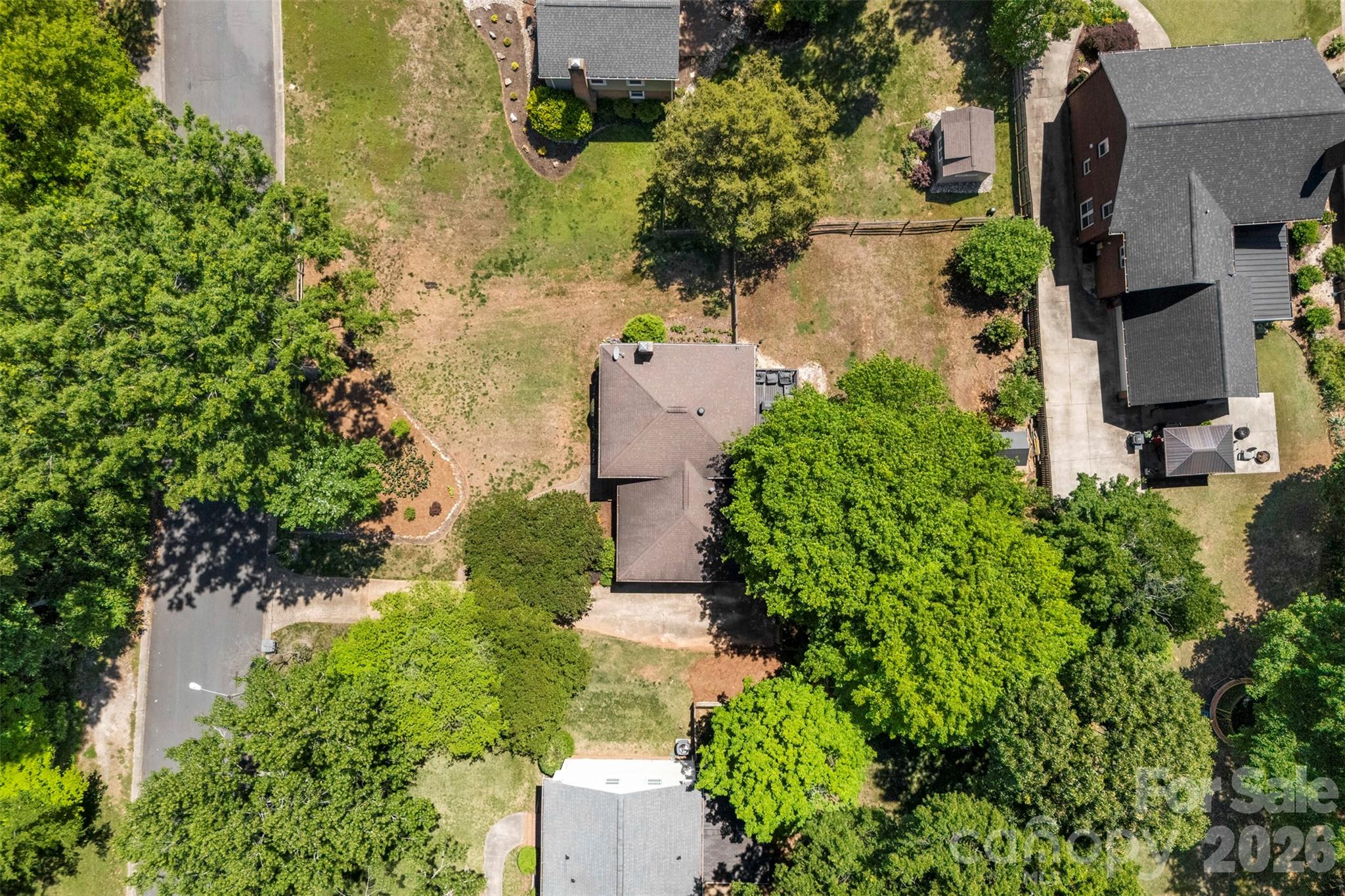2411 Roundabout Lane — Charlotte