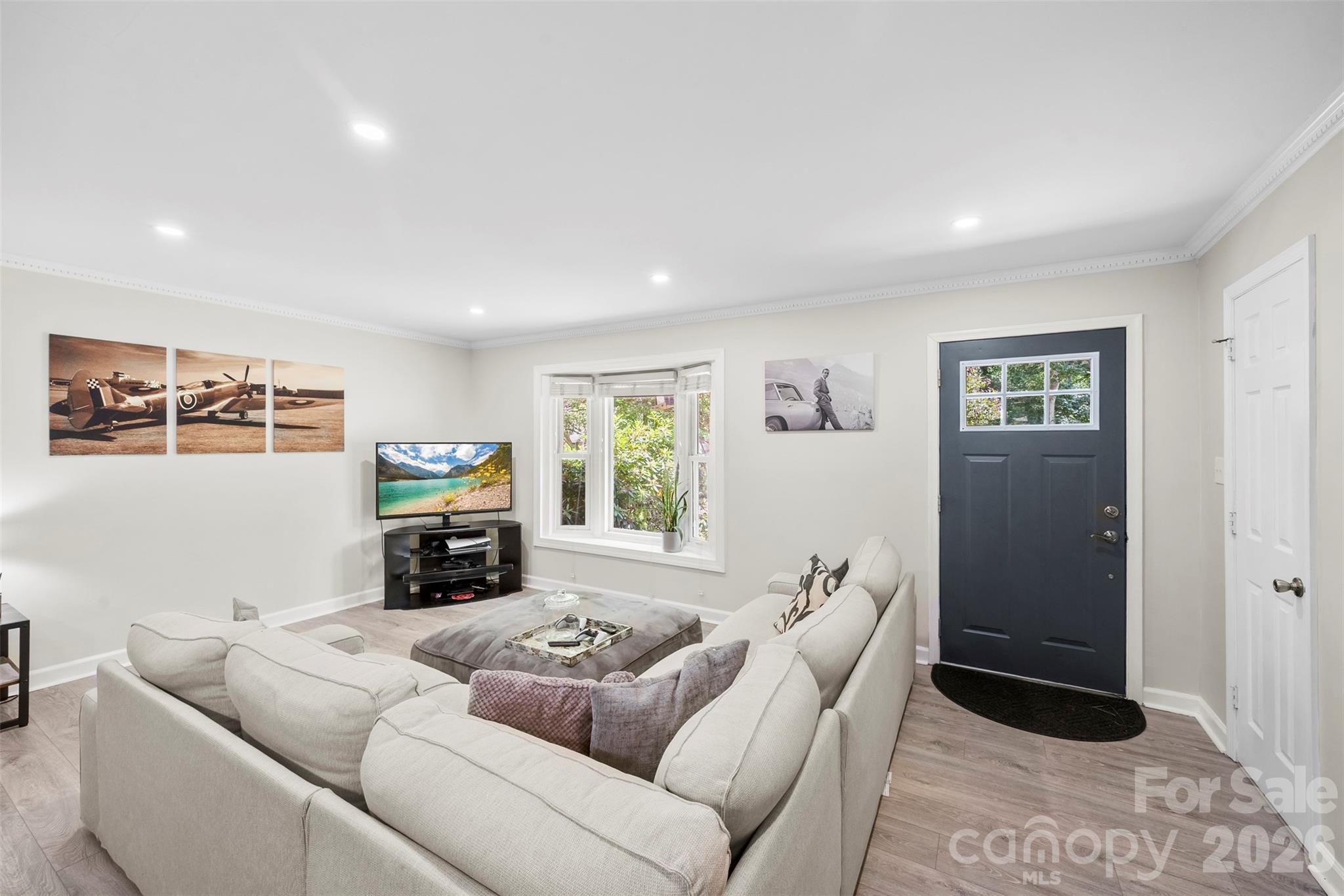 2411 Roundabout Lane — Charlotte