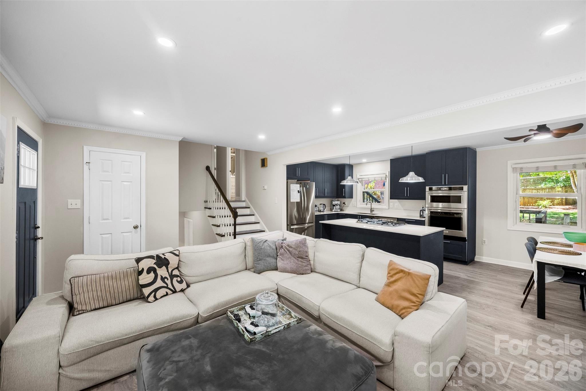 2411 Roundabout Lane — Charlotte