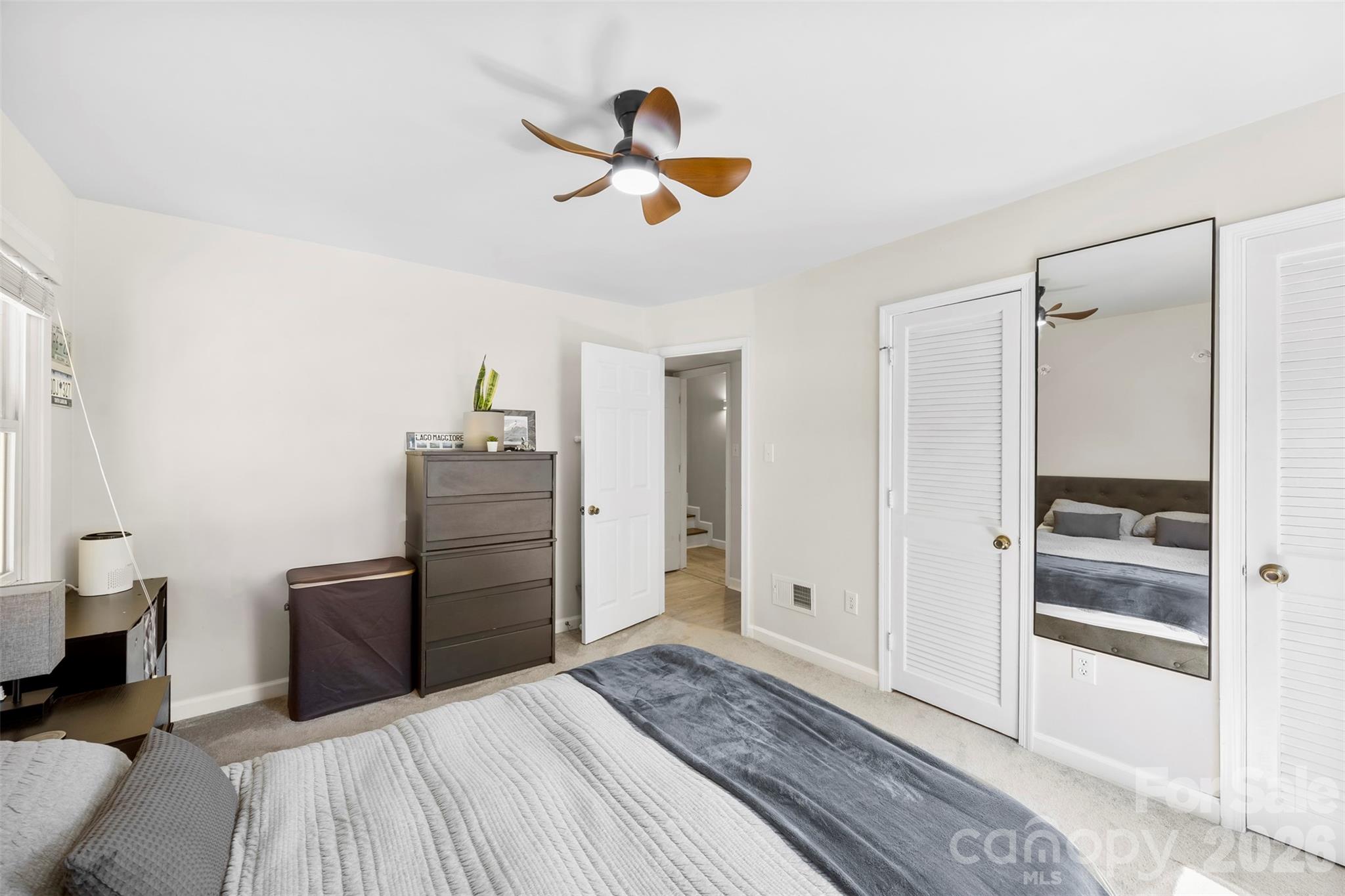 2411 Roundabout Lane — Charlotte
