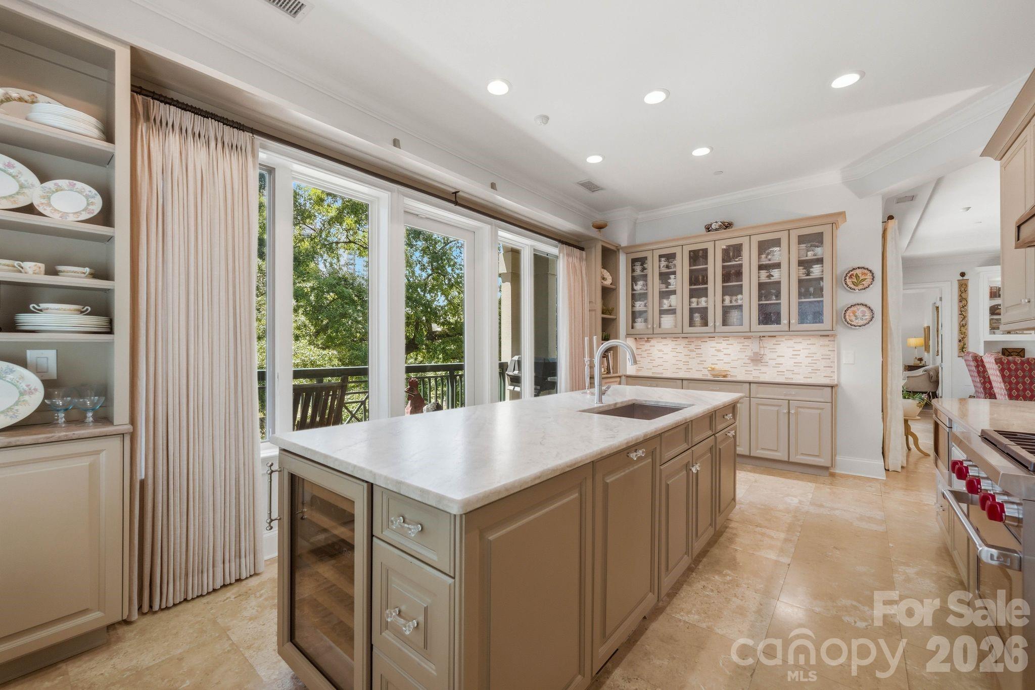 229 N Church Street #403 — Charlotte