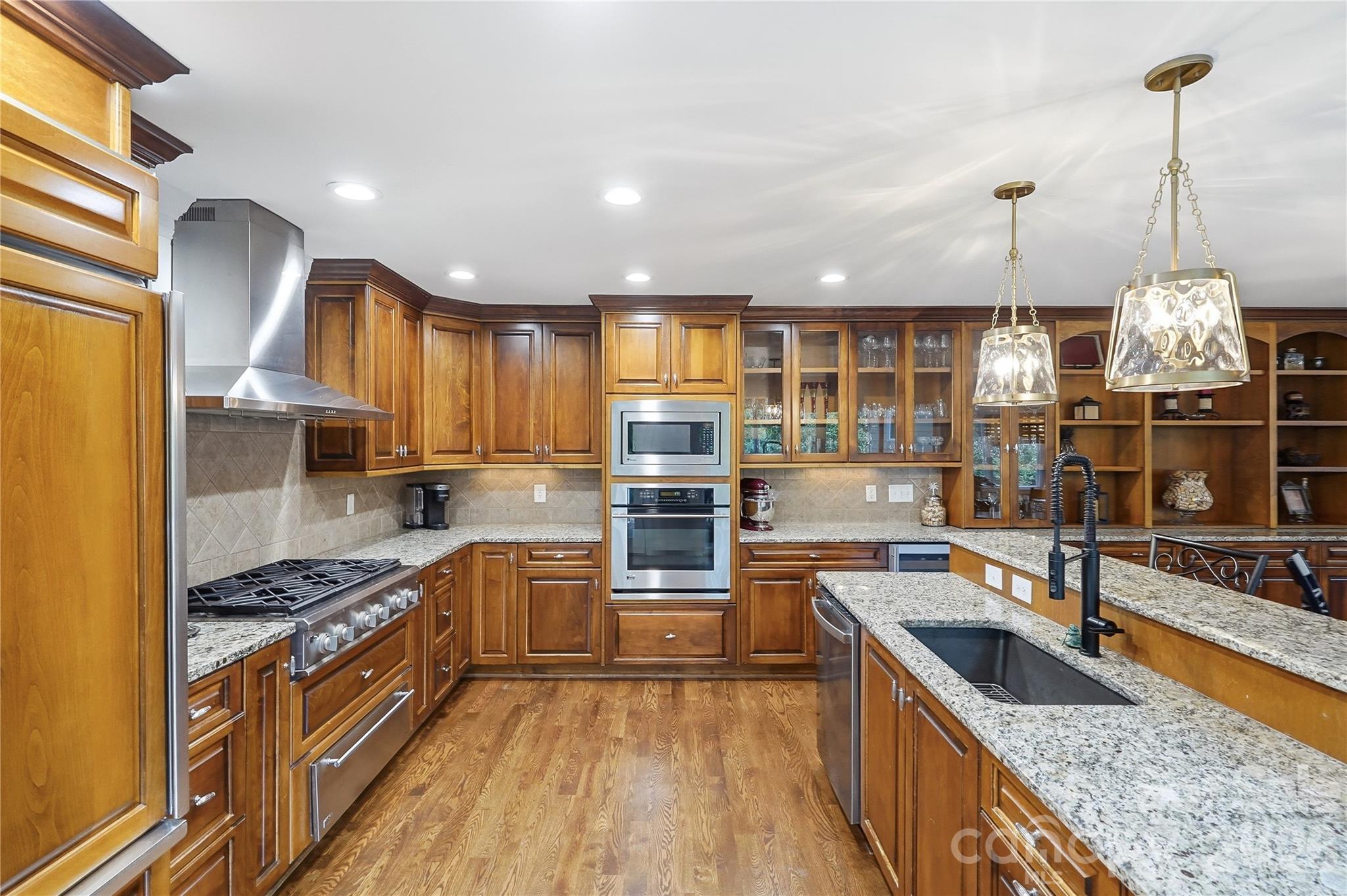 16121 Tana Tea Circle — Tega Cay