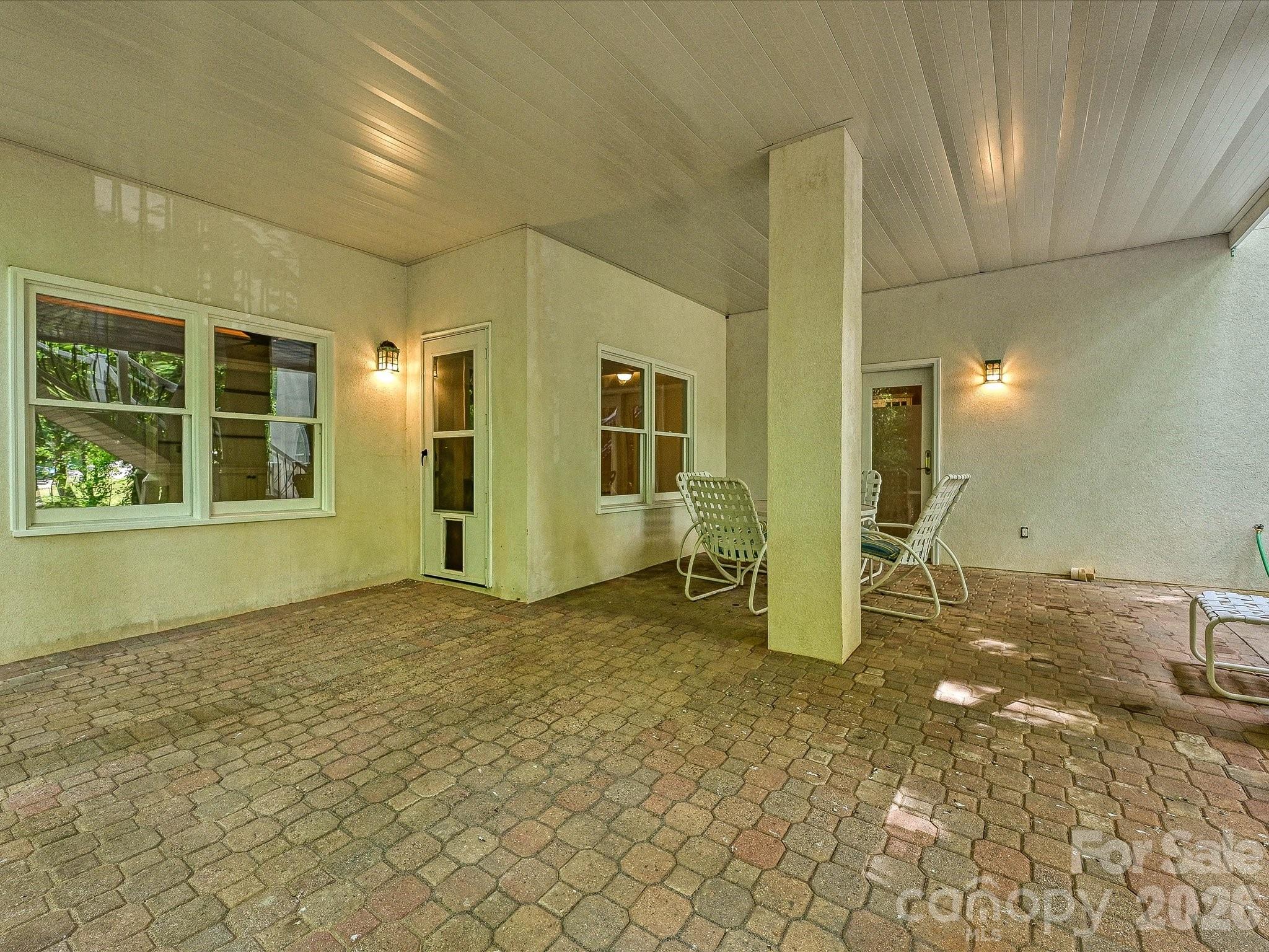 15001 Majestic Oak Drive — Charlotte