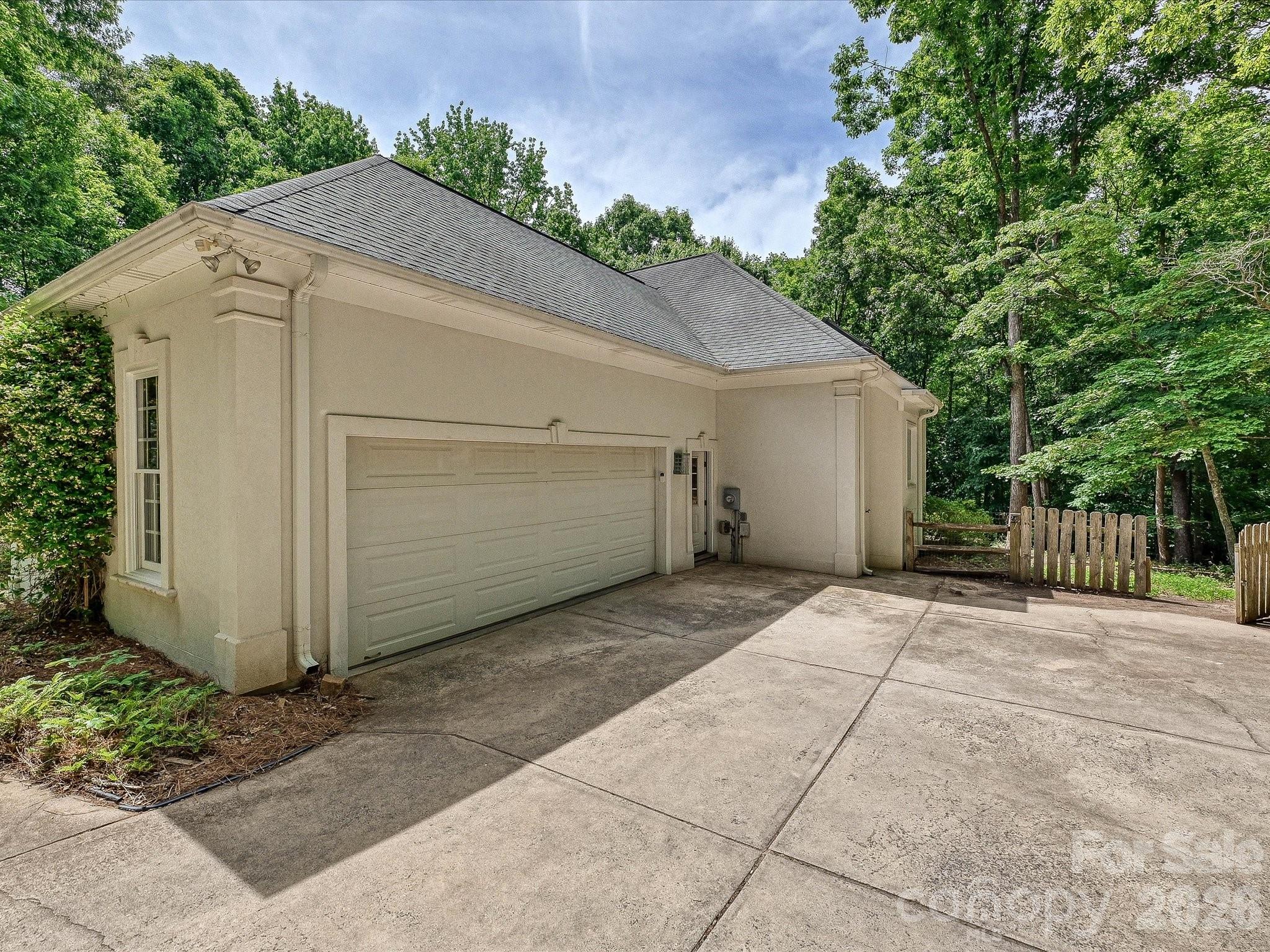 15001 Majestic Oak Drive — Charlotte