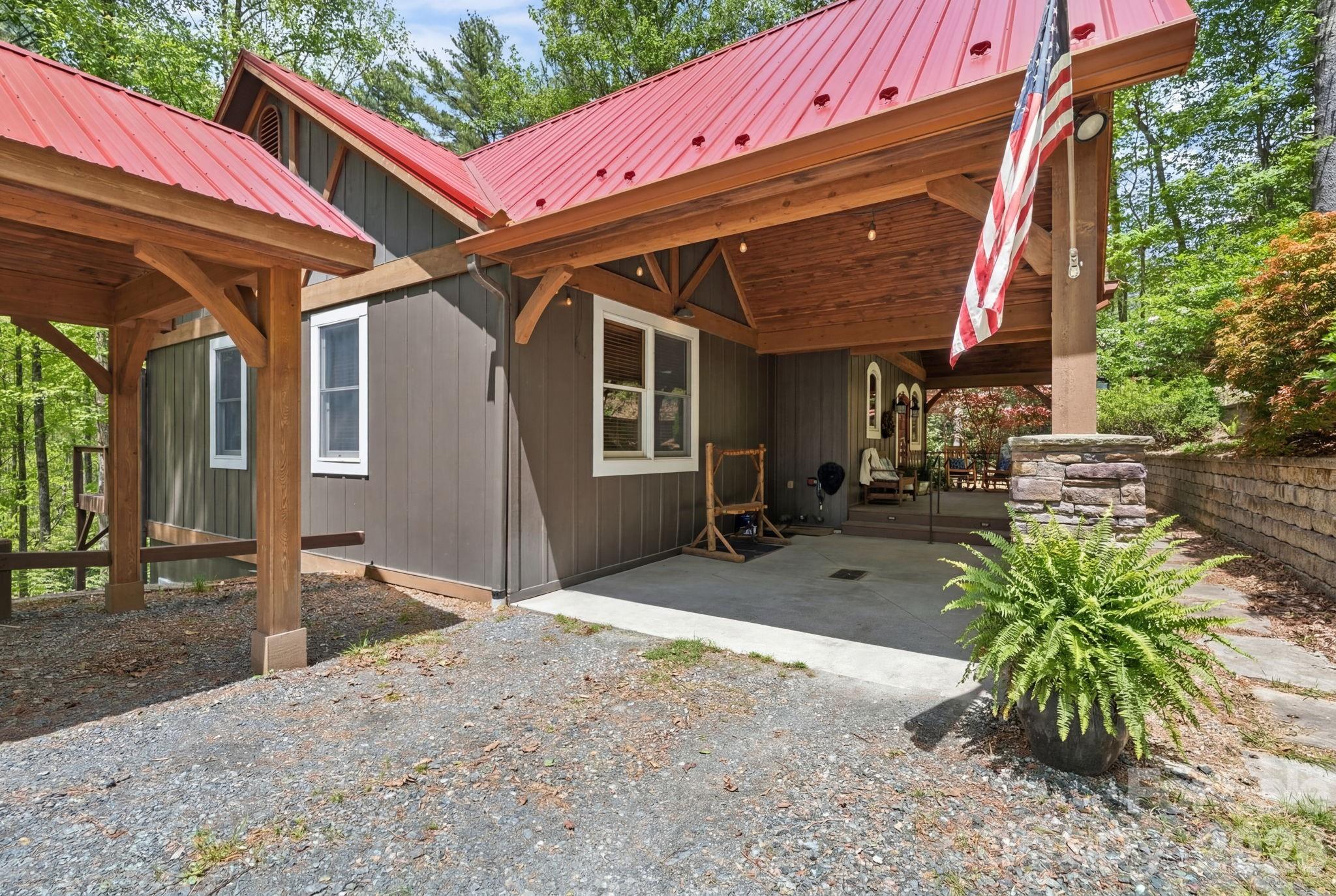 506 Crystal Mountain Road — Boone